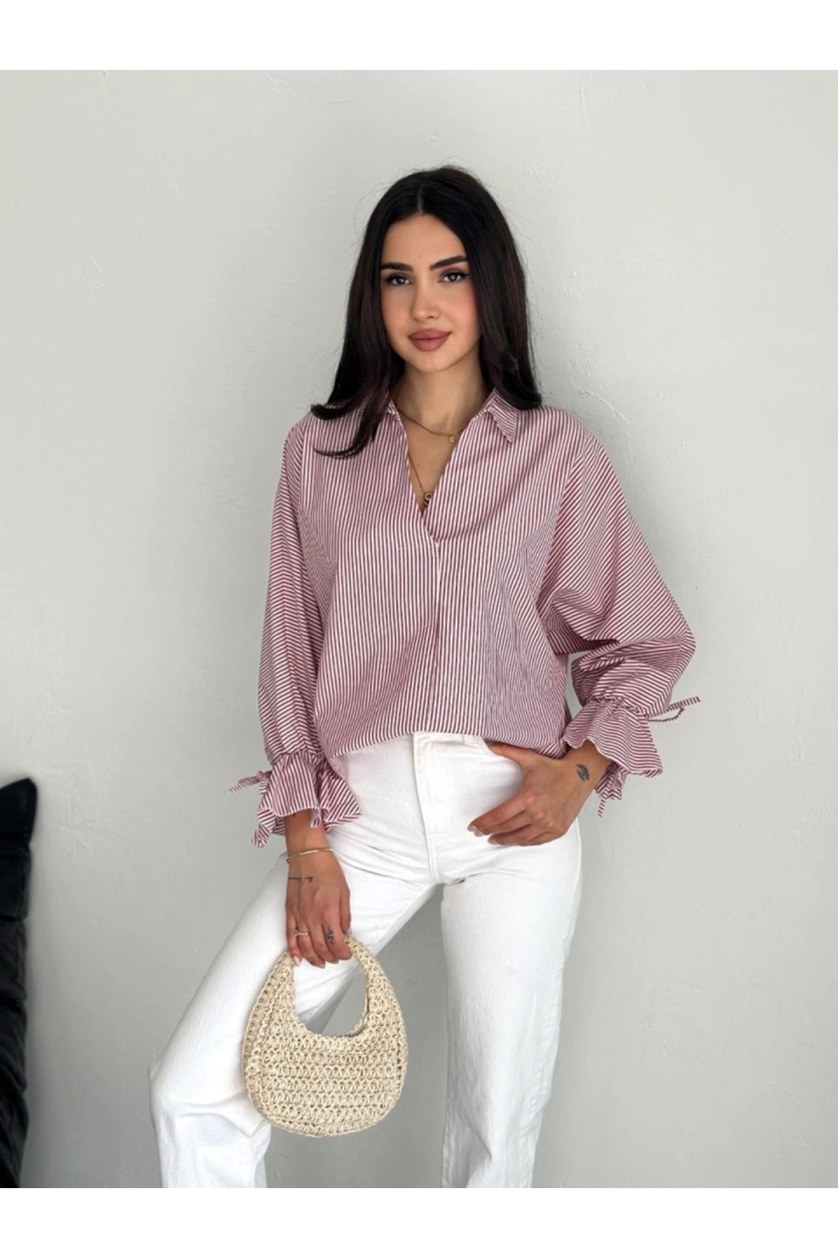 Arkası Asimetrik Yırtmaç Kesim Detaylı Cizgili Bluz Gömlek - Bordo