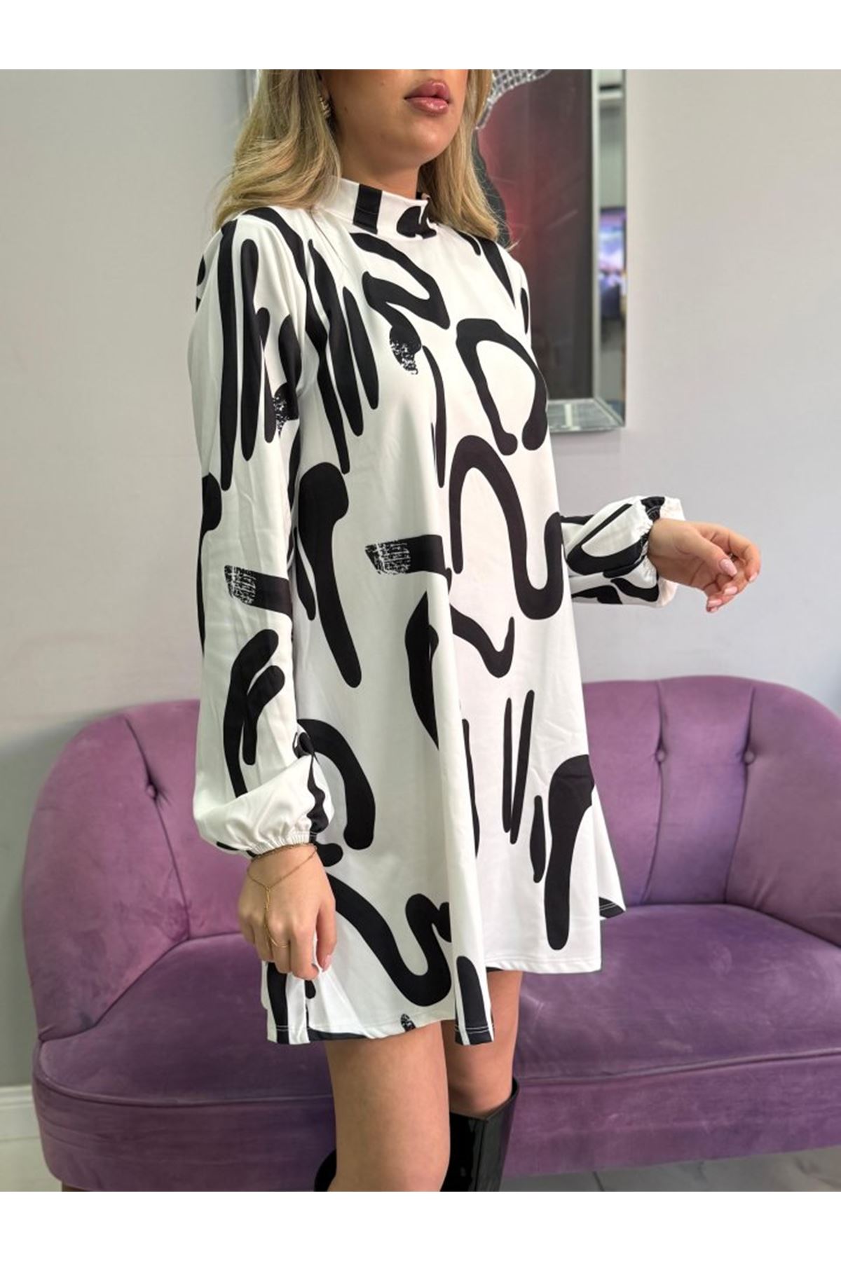 Kadın Uzun Kollu Yarı Balıkçı Yaka Desenli Kısa Dalgıç Elbise