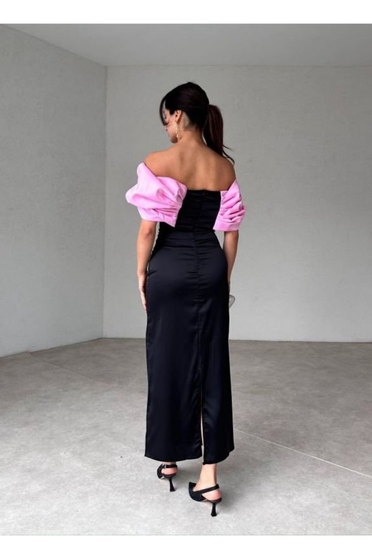 Pembe Önü Fiyonklu Elbise