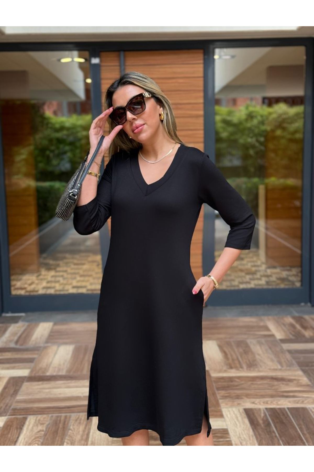 Kadın Uzun Kollu V Yakalı Yanlardan Yırtmaçlı Viskon Iki Iplik Midi Elbise