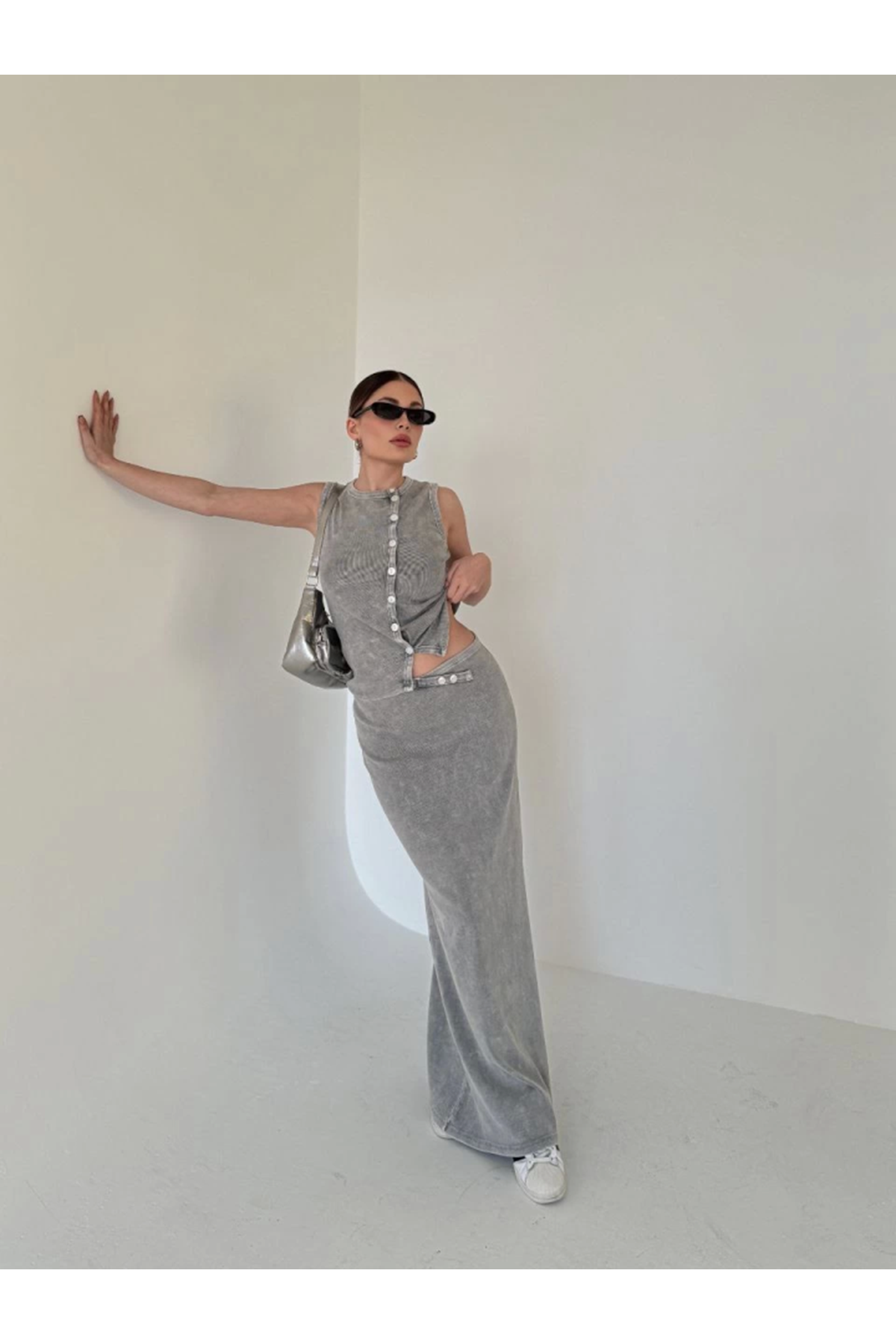 Uzun Etekli Önü Düğmeli Badi İkili Takım- Gri