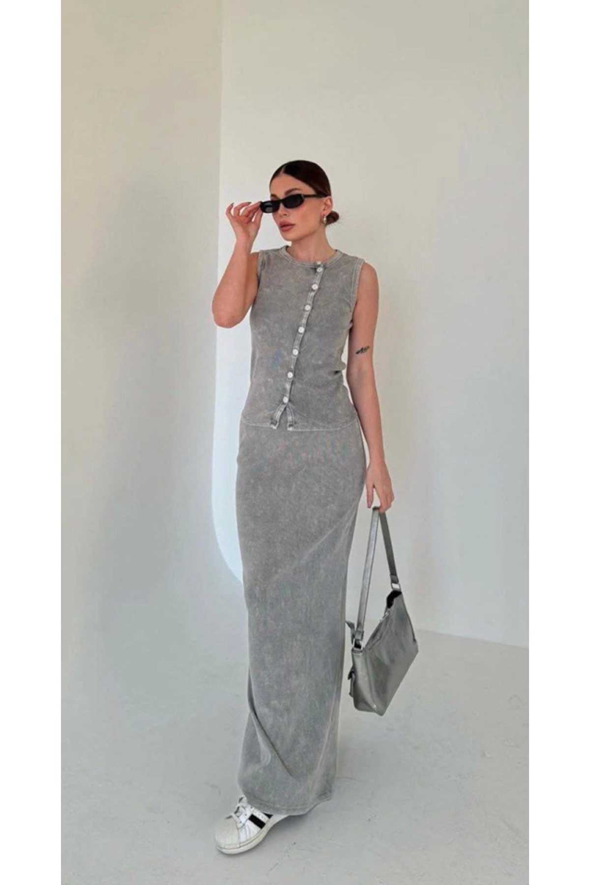 Uzun Etekli Önü Düğmeli Badi İkili Takım- Gri