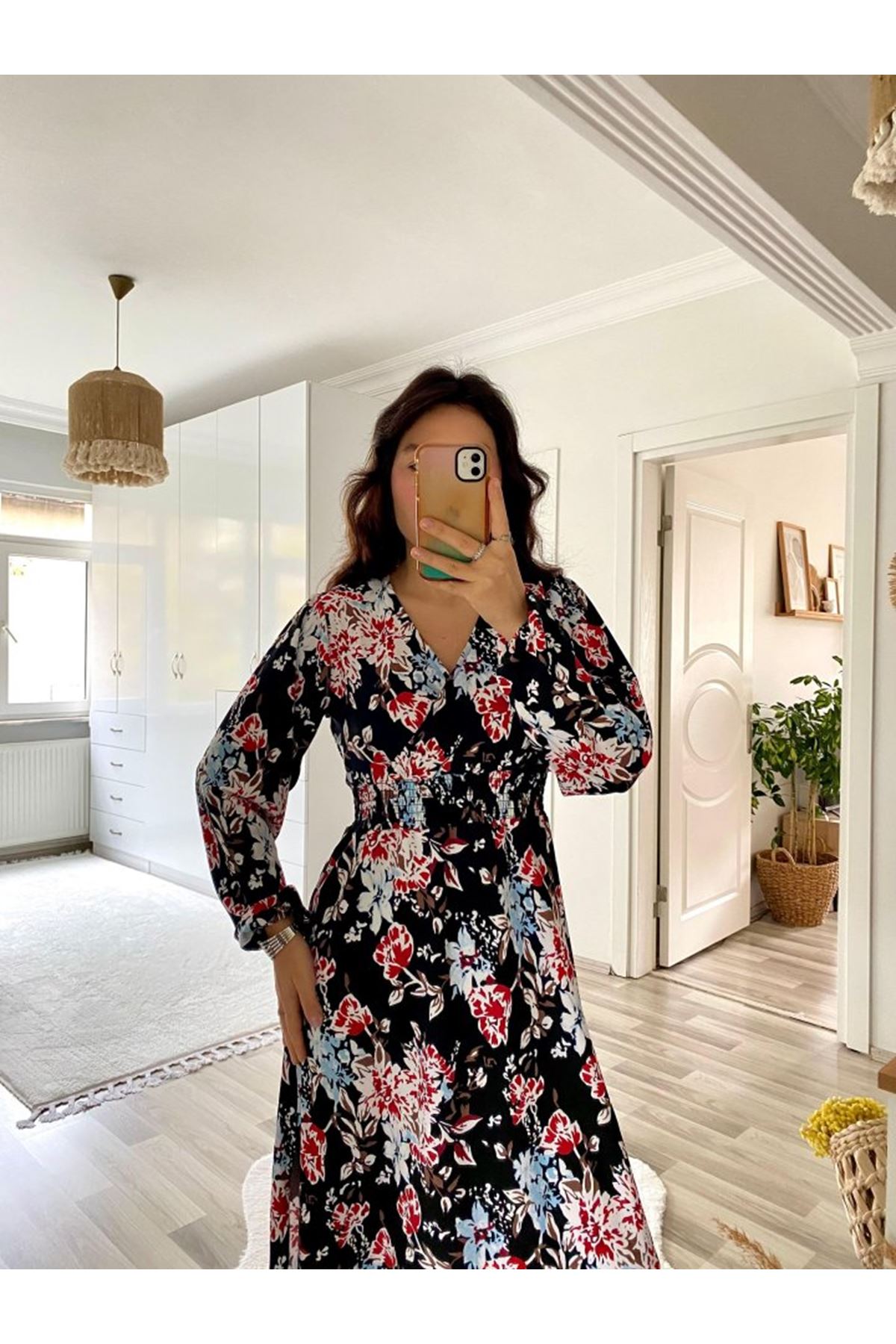 Kadın Uzun Kollu Kruvaze Yaka Beli Lastikli Yandan Yırtmaçlı Desenli Dalgıç Elbise