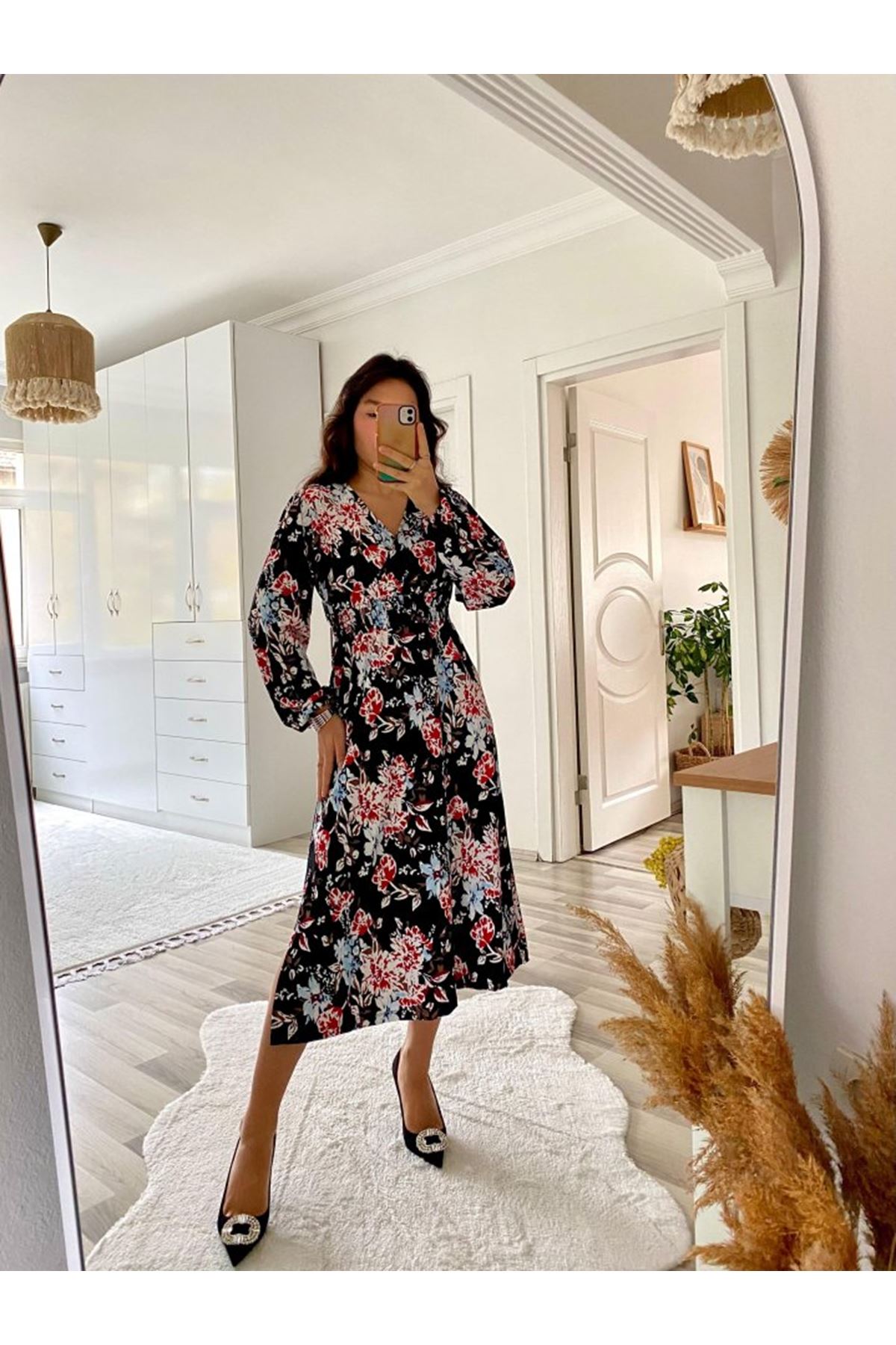 Kadın Uzun Kollu Kruvaze Yaka Beli Lastikli Yandan Yırtmaçlı Desenli Dalgıç Elbise