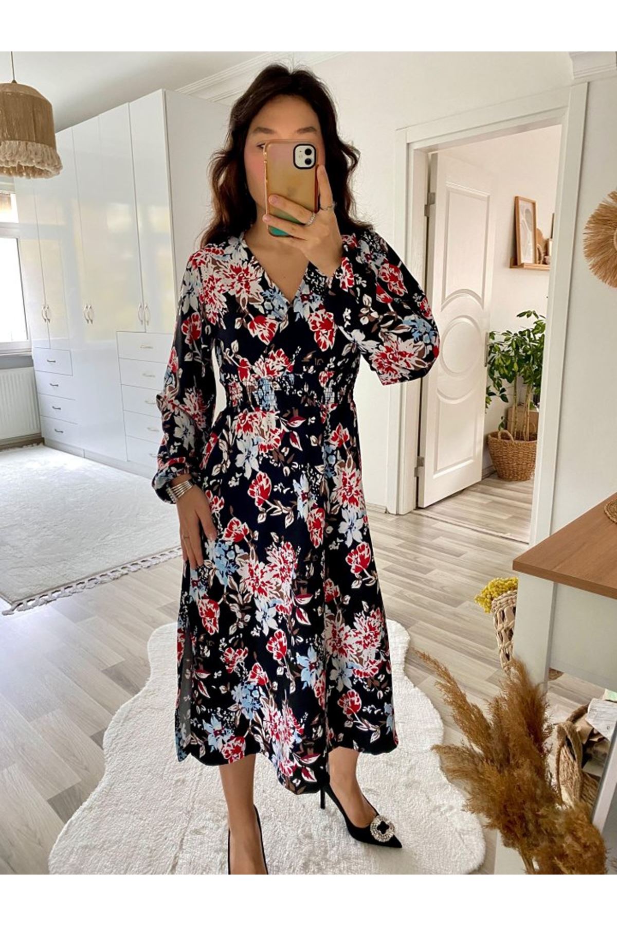 Kadın Uzun Kollu Kruvaze Yaka Beli Lastikli Yandan Yırtmaçlı Desenli Dalgıç Elbise