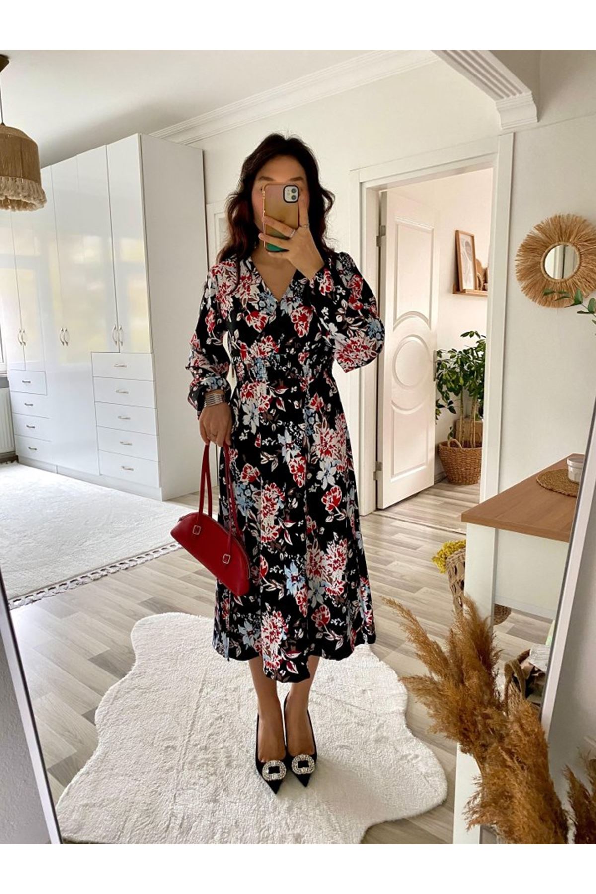 Kadın Uzun Kollu Kruvaze Yaka Beli Lastikli Yandan Yırtmaçlı Desenli Dalgıç Elbise