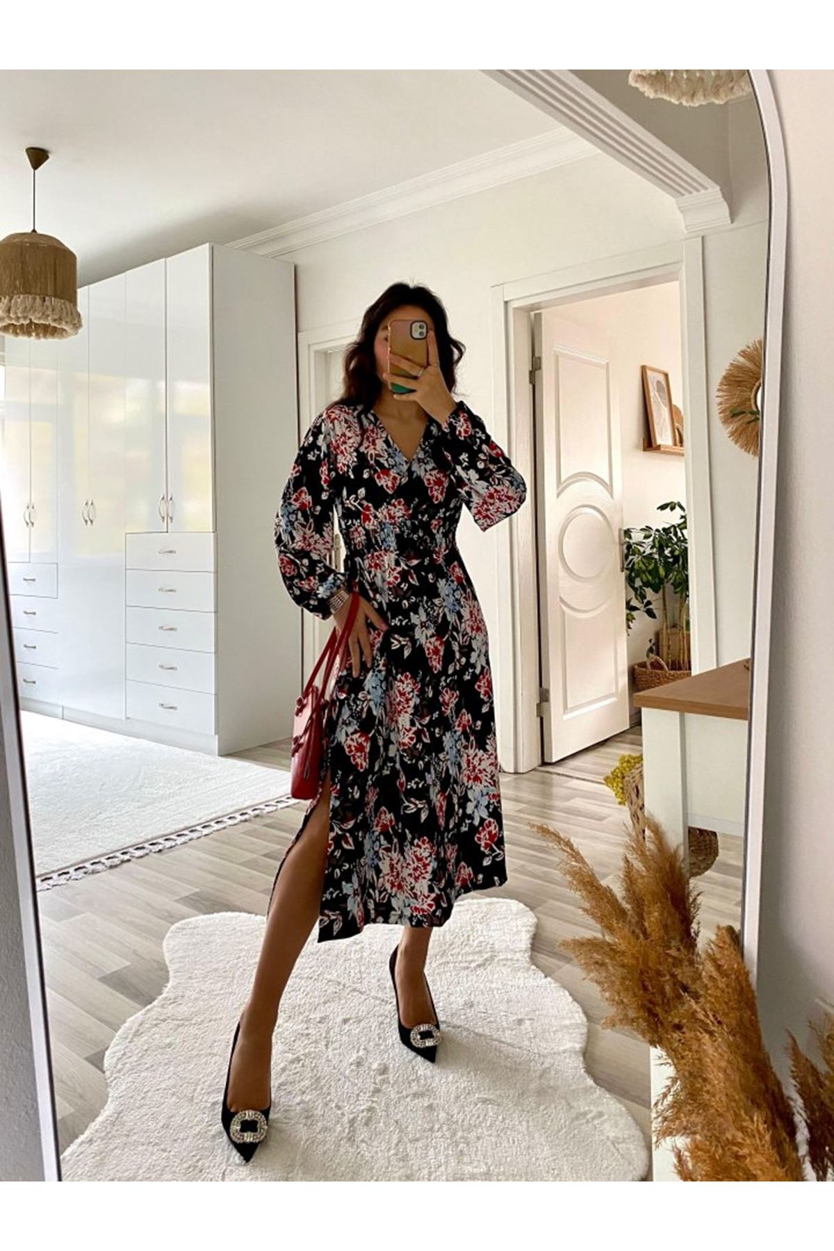 Kadın Uzun Kollu Kruvaze Yaka Beli Lastikli Yandan Yırtmaçlı Desenli Dalgıç Elbise