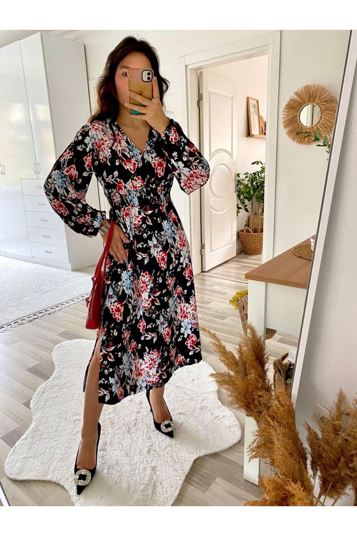 Kadın Uzun Kollu Kruvaze Yaka Beli Lastikli Yandan Yırtmaçlı Desenli Dalgıç Elbise