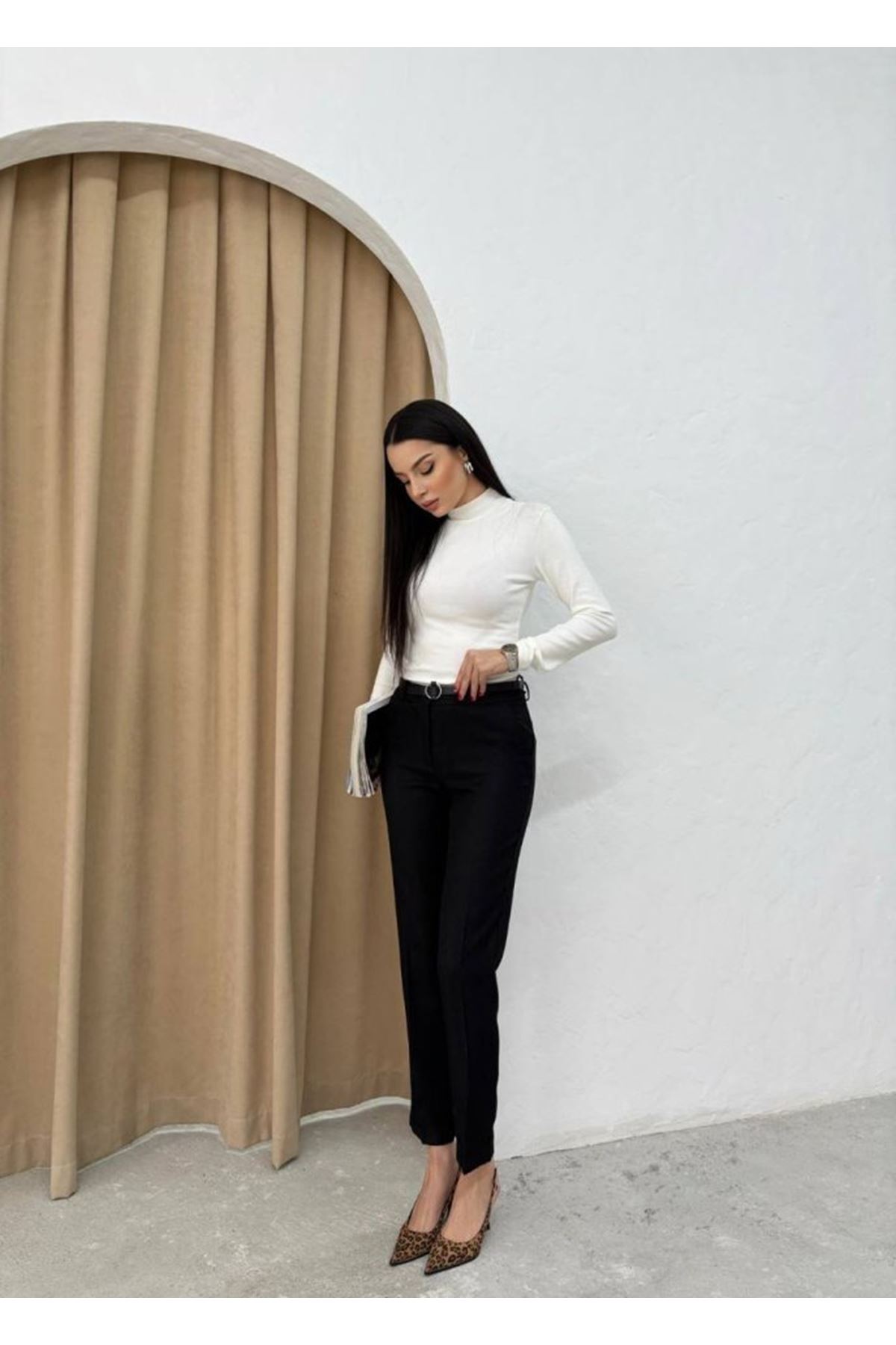 Kadın Yüksek Bel Dar Paça Kemer Dahil Kumaş Pantolon