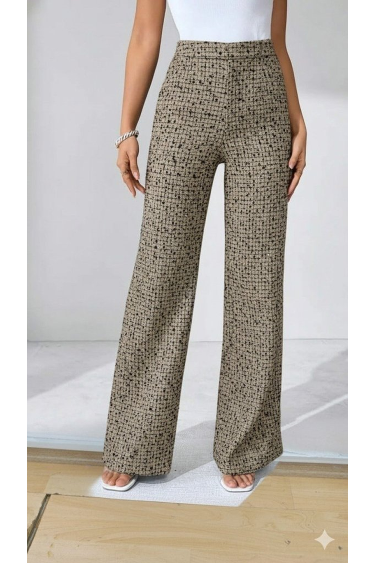 Kadın Yüksek Bel Paçaya Doğru Geniş Dokuma Pantolon