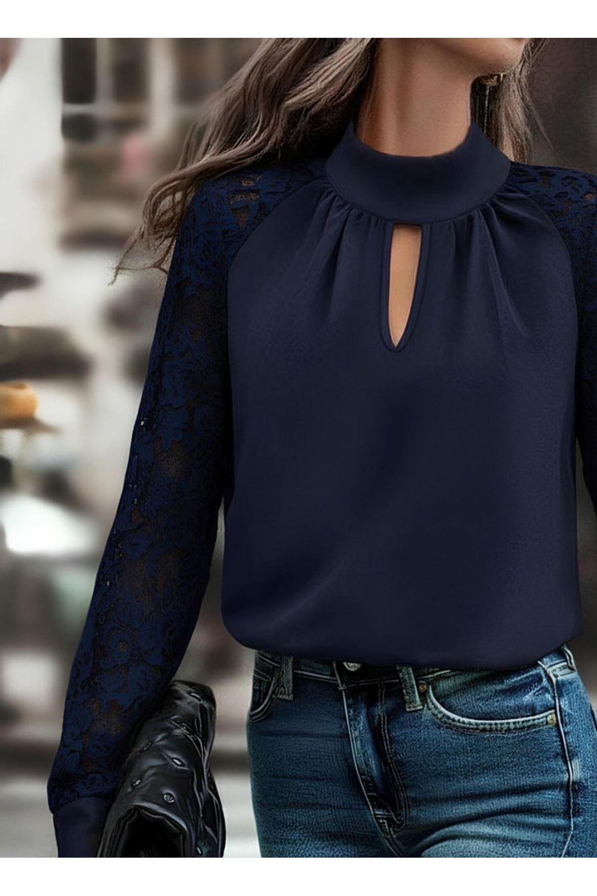 Kadın Uzun Kollu Göğüs Pencere Detay Yaka Boğazlı Kolları Tüllü Sandy Bluz