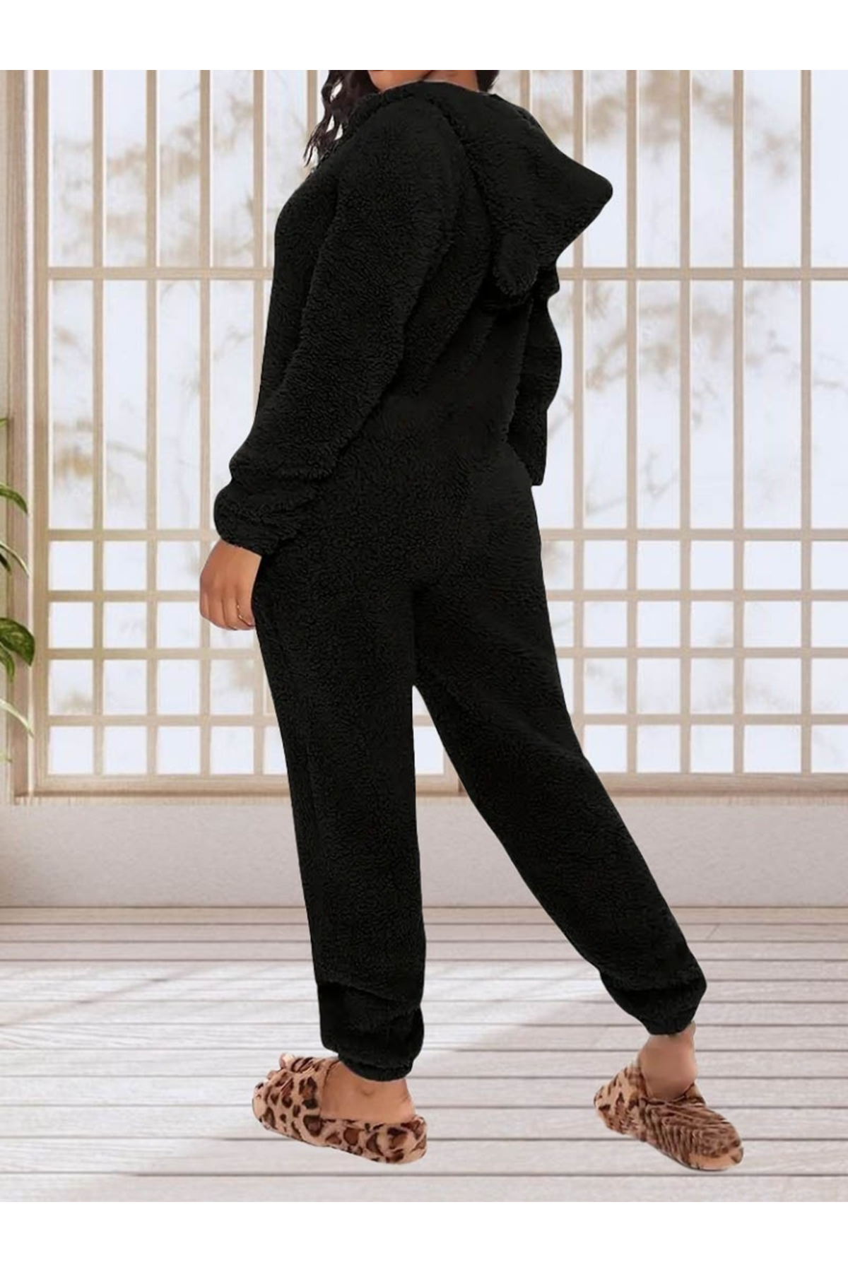 Kadın Uzun Kollu Kapüşonlu Tavşan Kulak Detaylı Peluş Tulum