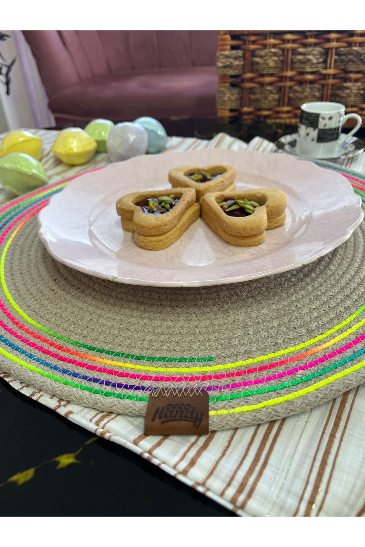 DecoHandy 39cm Neon Renkli Şeritli Jüt Örme Supla Amerikan Servis