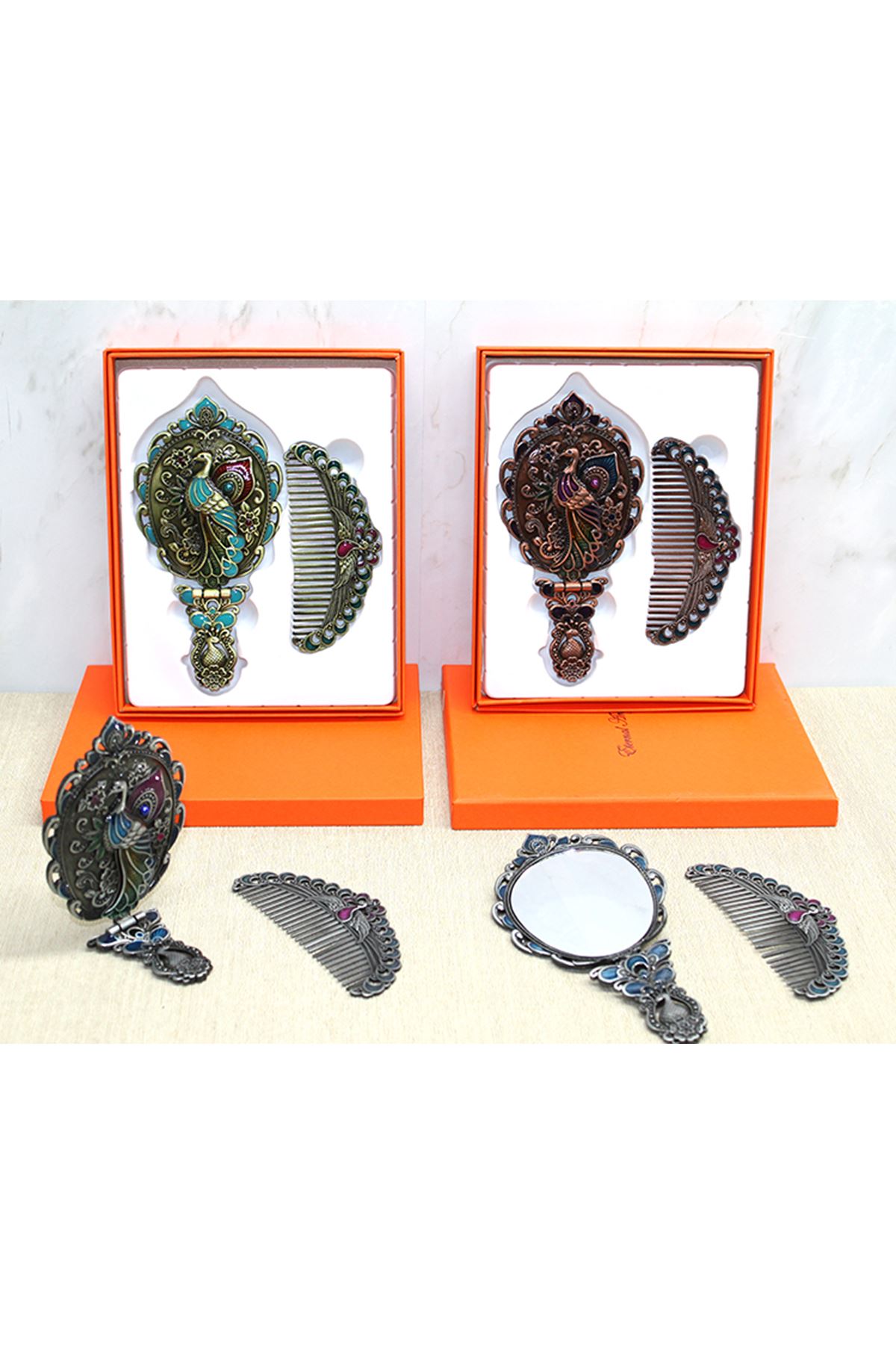 Tavuskuşu Katlanabilir Ayna Ve Tarak Seti Orta Boy