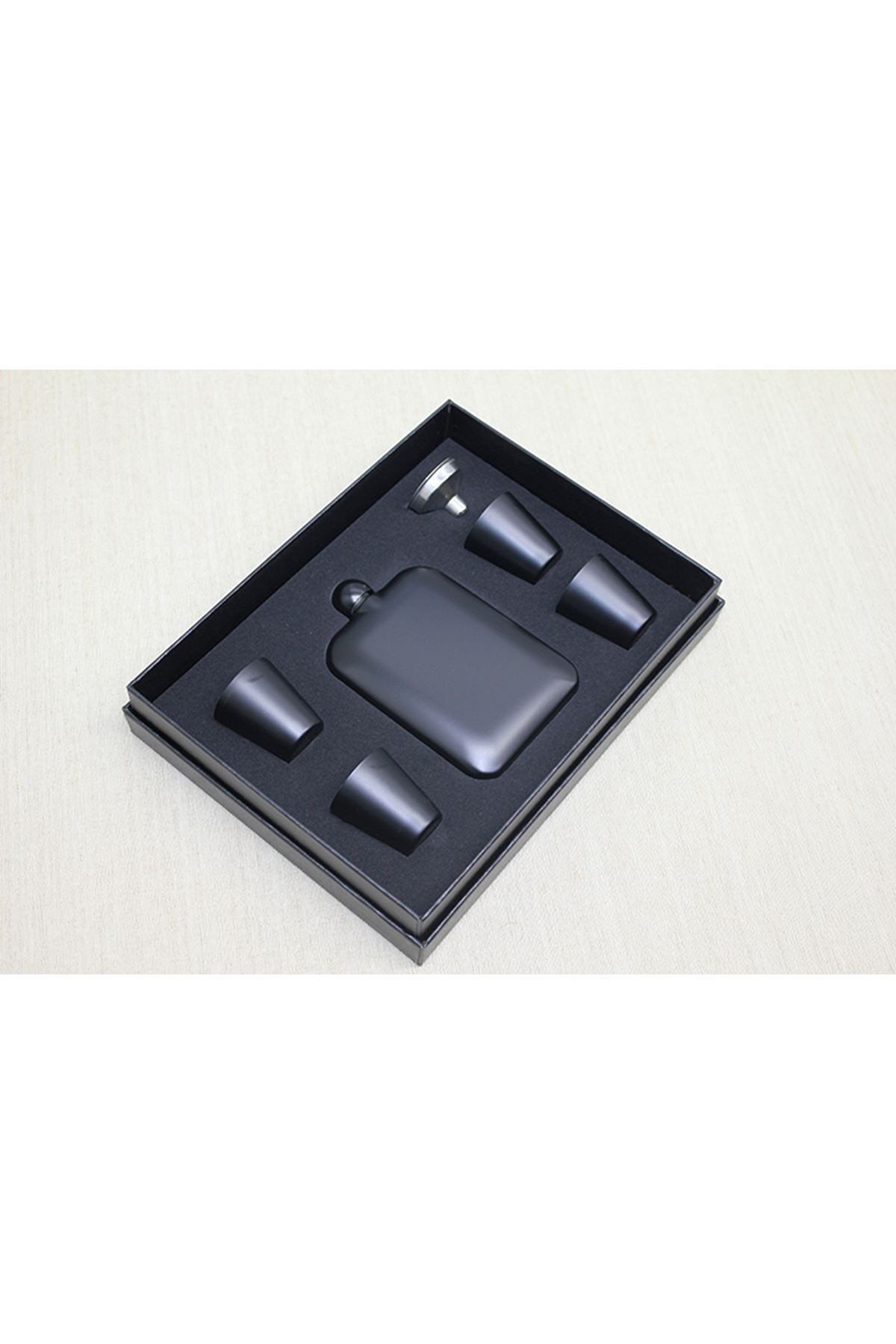 4 Shot Bardaklı Matara Seti Siyah