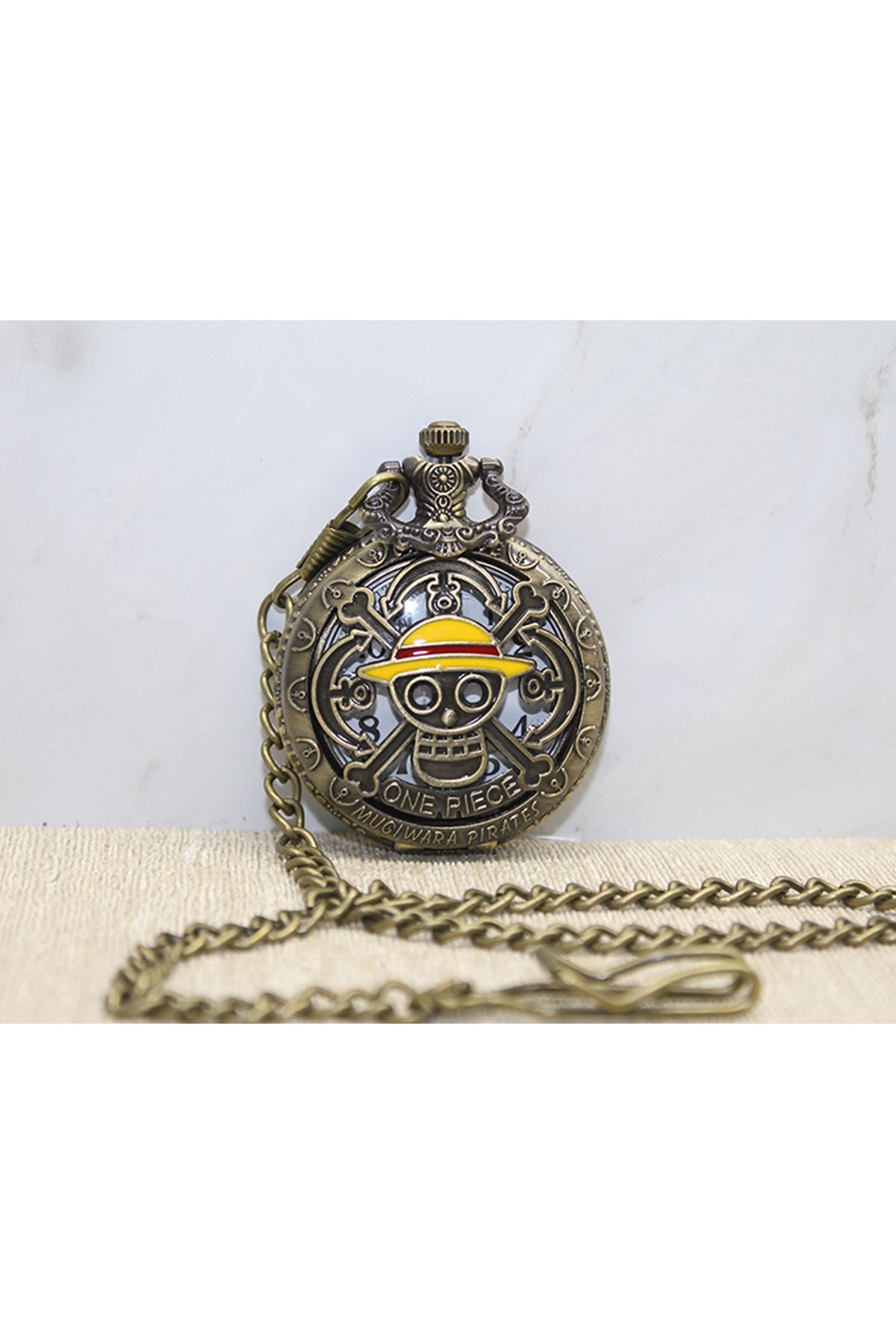 One Piece Tasarımlı Köstekli Saat