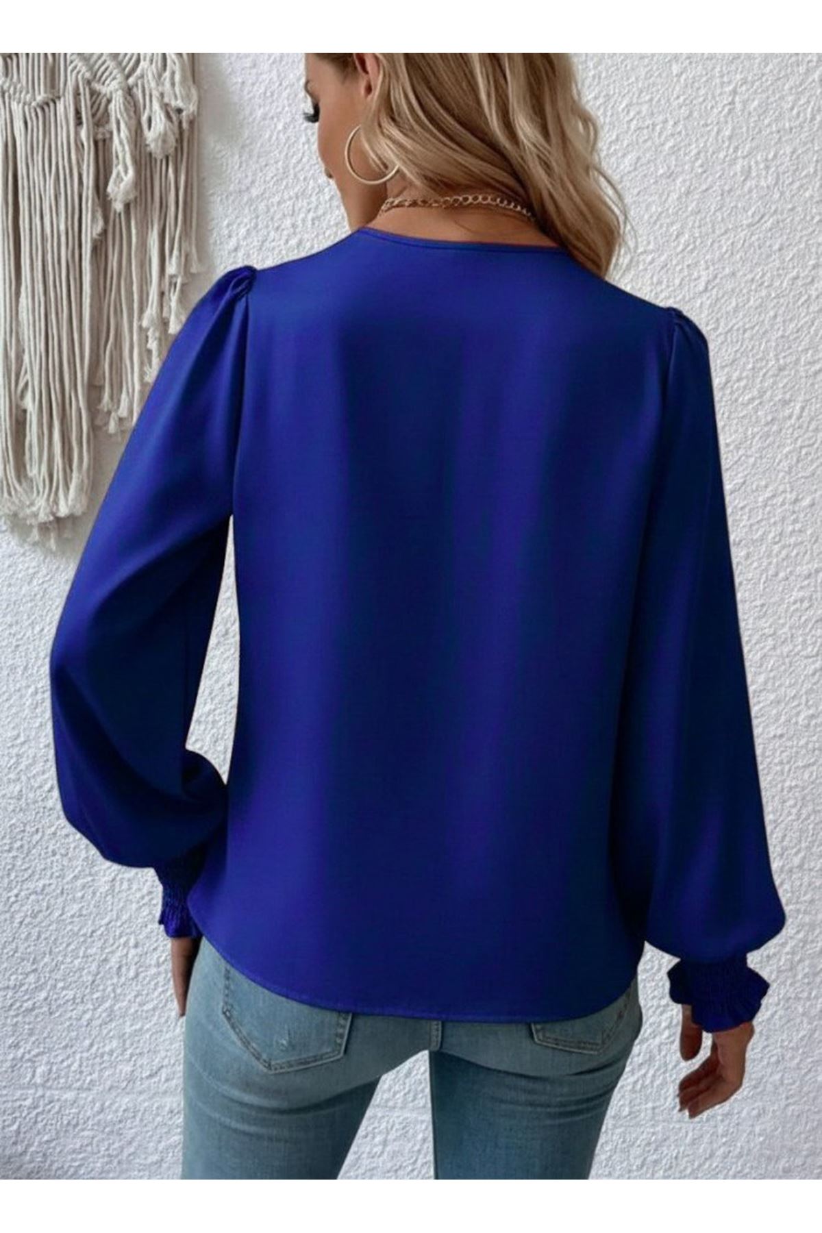 Kadın Uzun Kollu Dökümlü Kruvaze Yaka Kol Ucu Gipeli Sandy Lacivert Bluz