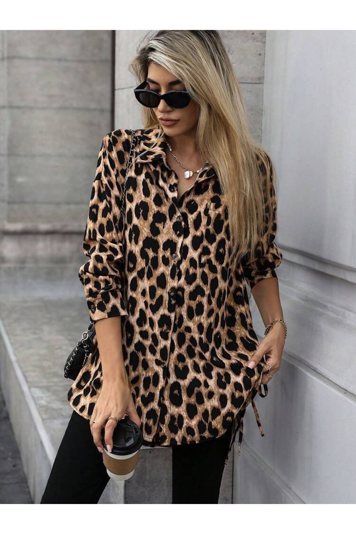 Kadın Uzun Kollu Yakalı önden Düğmeli Yandan Bağcıklı Leopar Desenli Modal Bluz