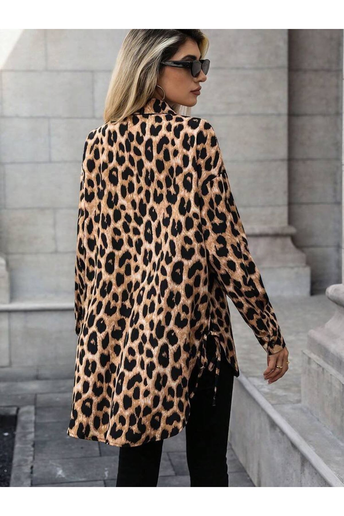 Kadın Uzun Kollu Yakalı önden Düğmeli Yandan Bağcıklı Leopar Desenli Modal Bluz