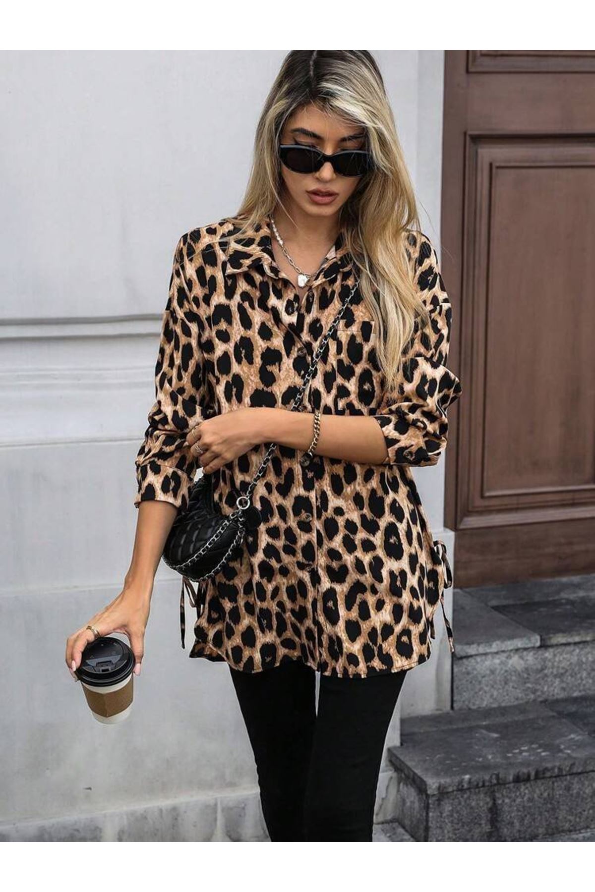 Kadın Uzun Kollu Yakalı önden Düğmeli Yandan Bağcıklı Leopar Desenli Modal Bluz