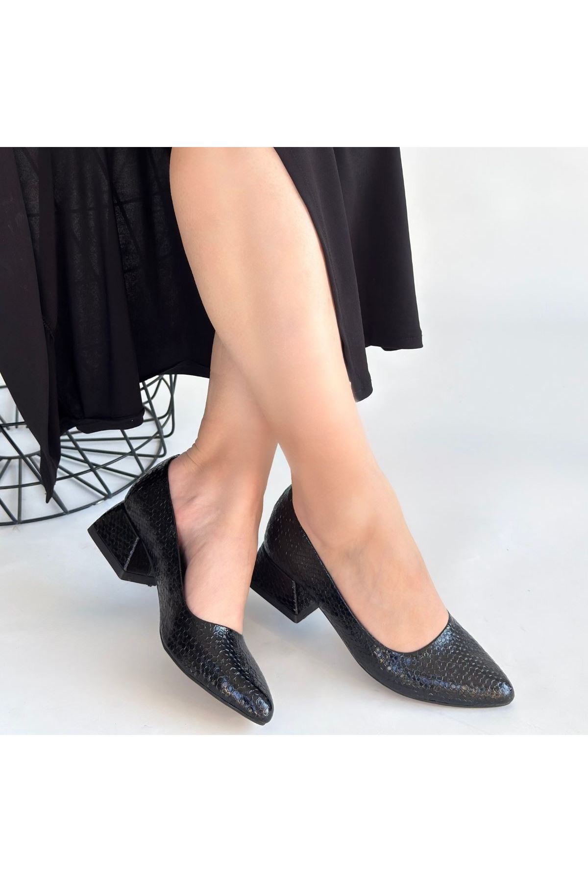 Nitya Siyah Baskılı Rugan Topuklu Ayakkabı