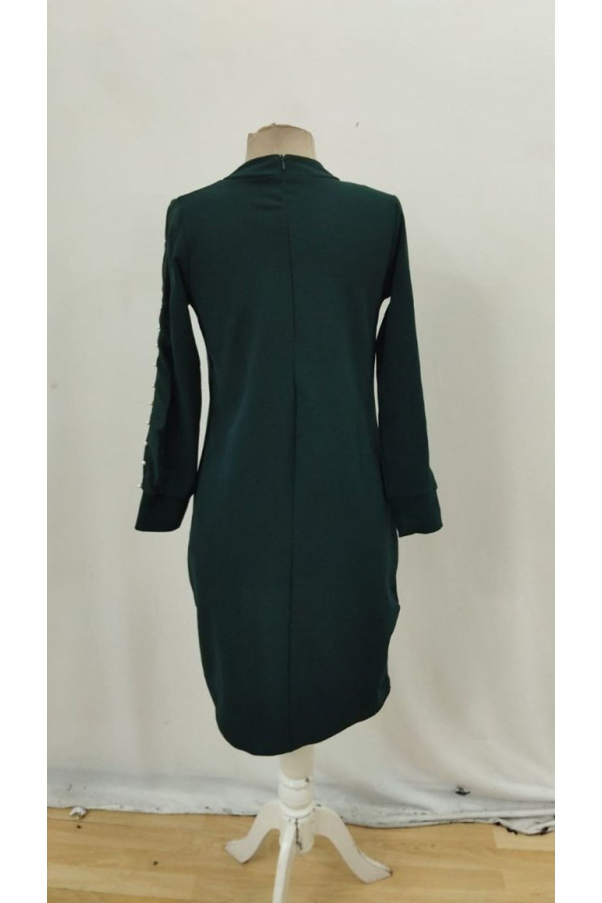 Kadın Uzun Kollu Yarı Balıkçı Yaka Tül Ve Inci Detaylı Kısa Ithal Krep Midi Elbise