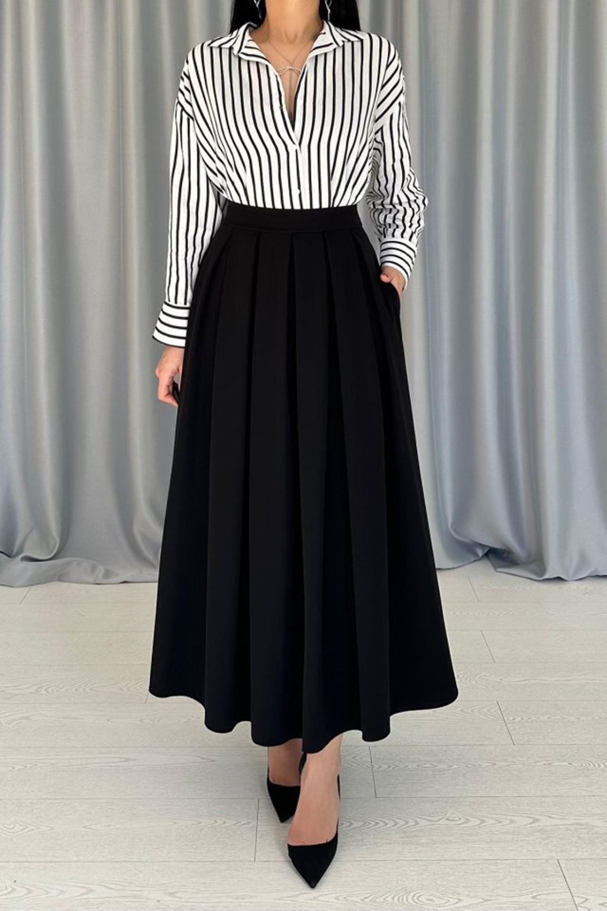 Siyah Uzun Pileli Etek