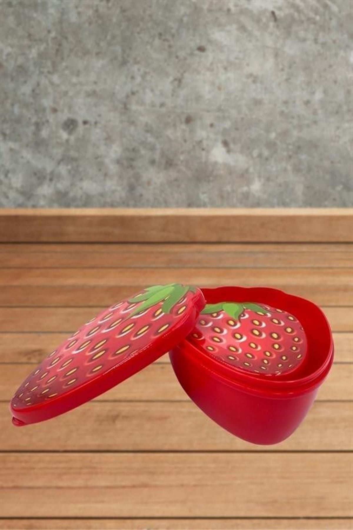 Tbl Dekor® 2'li İç İçe Geçebilen Çilek Model Saklama ve Beslenme Kabı Seti (550 ml + 250 ml)