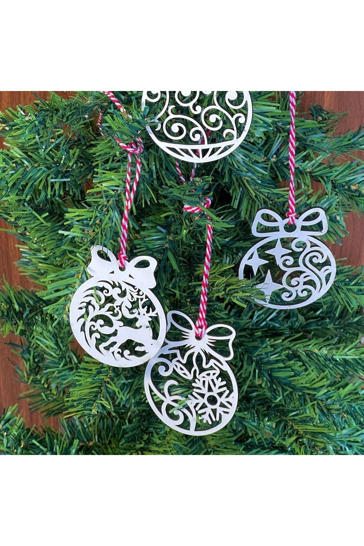 Tbl Dekor® 10 Parça Kırmızı Beyaz İpli Fiyonk Model Ahşap Yılbaşı Ağaç Süsü