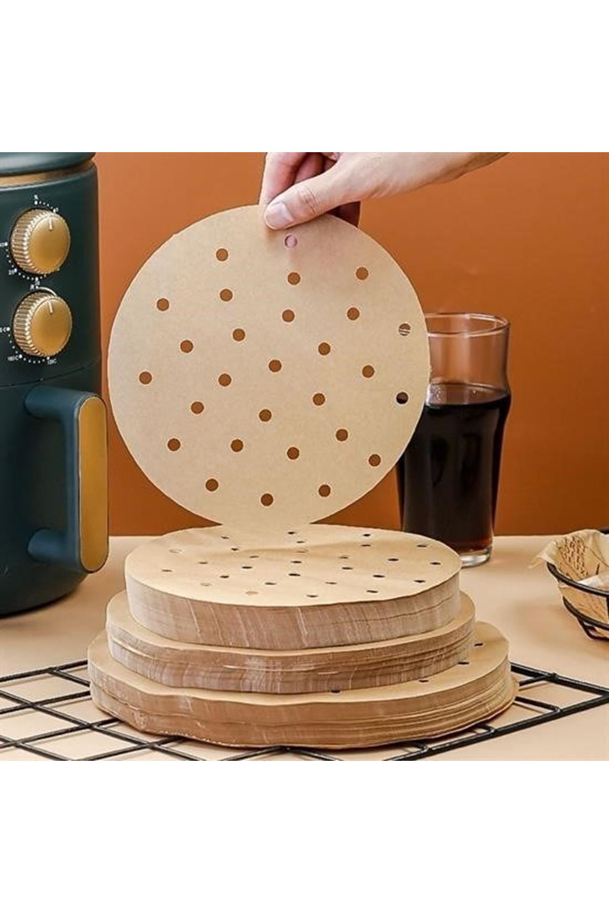 100 Adet  Air Fryer Pişirme Kağıdı Tek Kullanımlık Hava Fritözü Yuvarlak Delikli Model