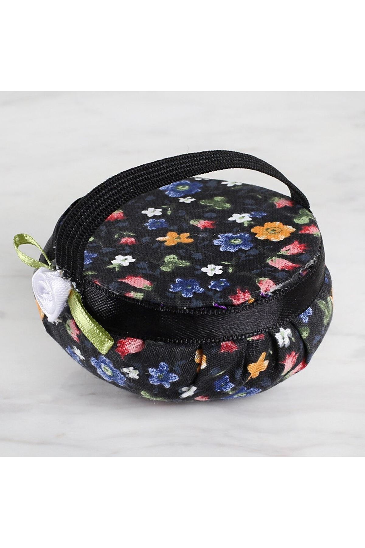 Loren Kola Takılabilir İğnedenlik Siyah Çİçekli