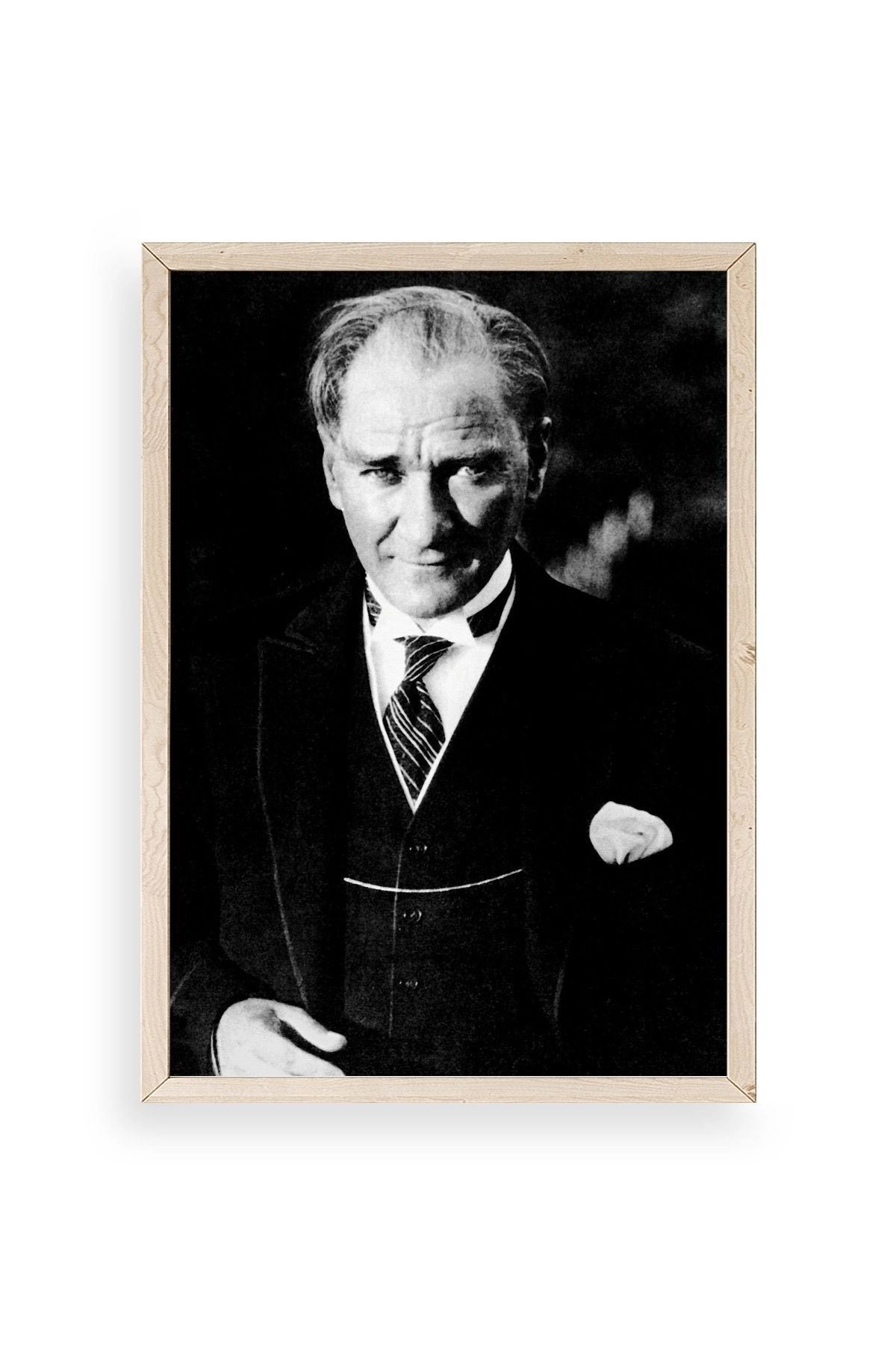 Atatürk Ahşap Çerçeveli Tablo 23 x 30