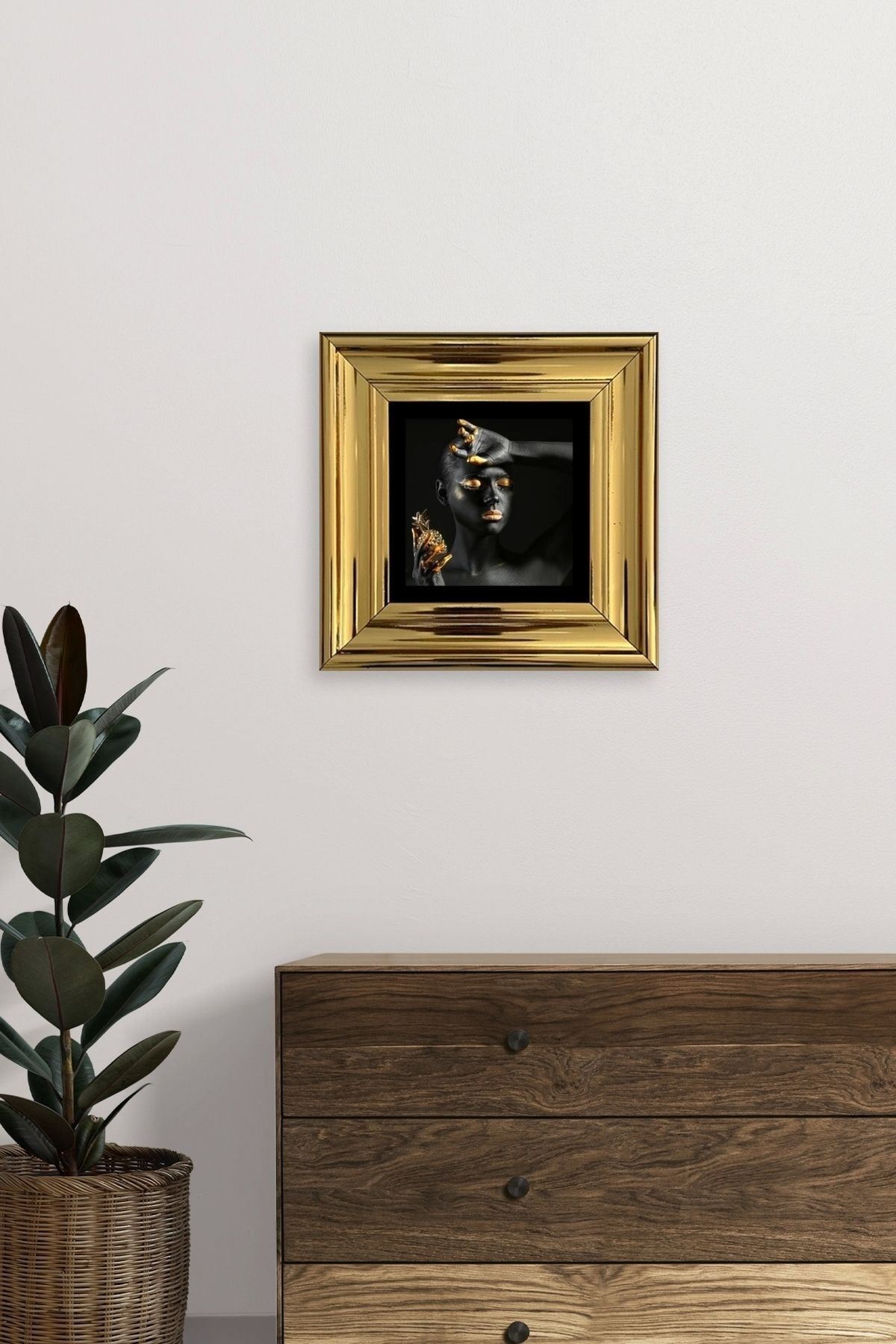 Kadın Çerçeveli Taş Tablo 20 cm