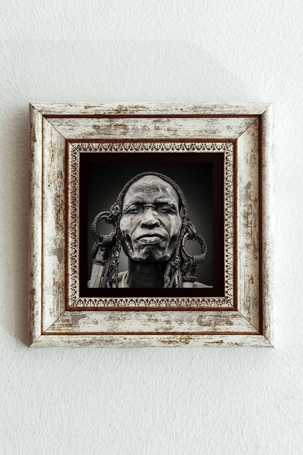 Afrikalı Kadın Çerçeveli Taş Tablo , Çerçeveli Taş Duvar Dekoru-enkcrcvtbl-00195 20 cm