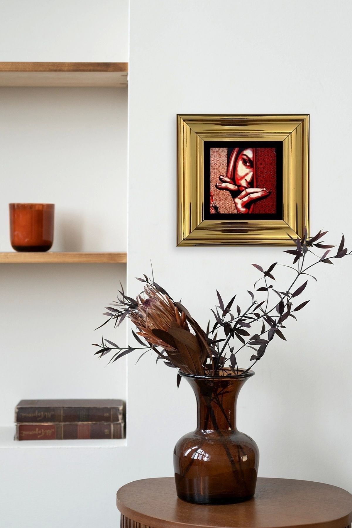 Kadın Çerçeveli Taş Tablo 20 cm