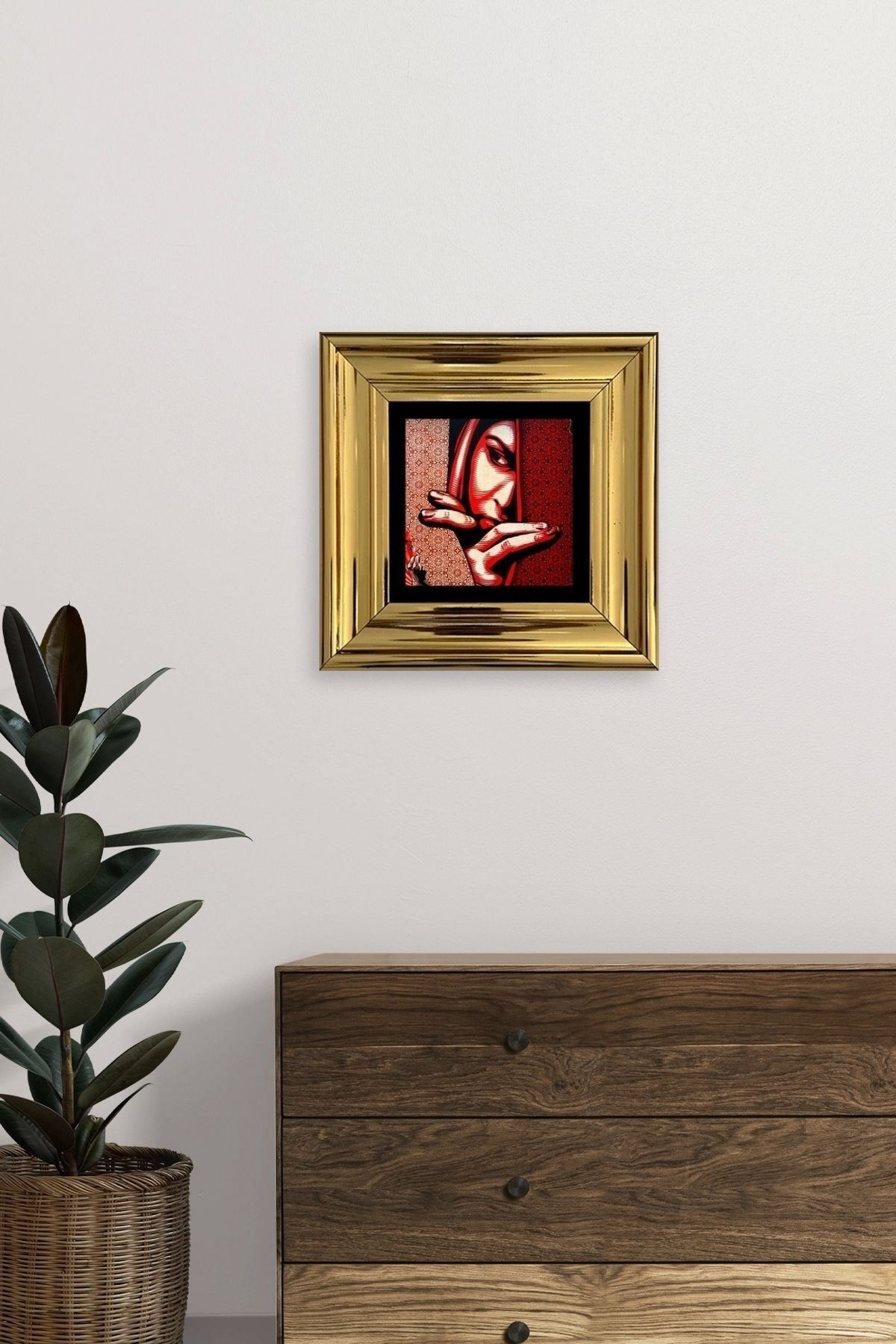 Kadın Çerçeveli Taş Tablo 20 cm