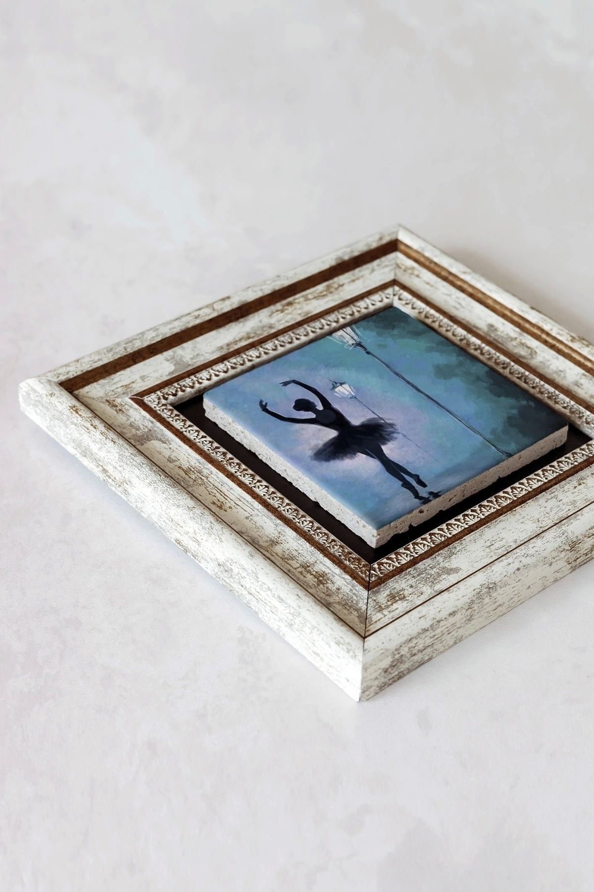 Balerin Kız Çerçeveli Taş Tablo , Çerçeveli Taş Duvar Dekoru-enkcrcvtbl-00114 20 cm