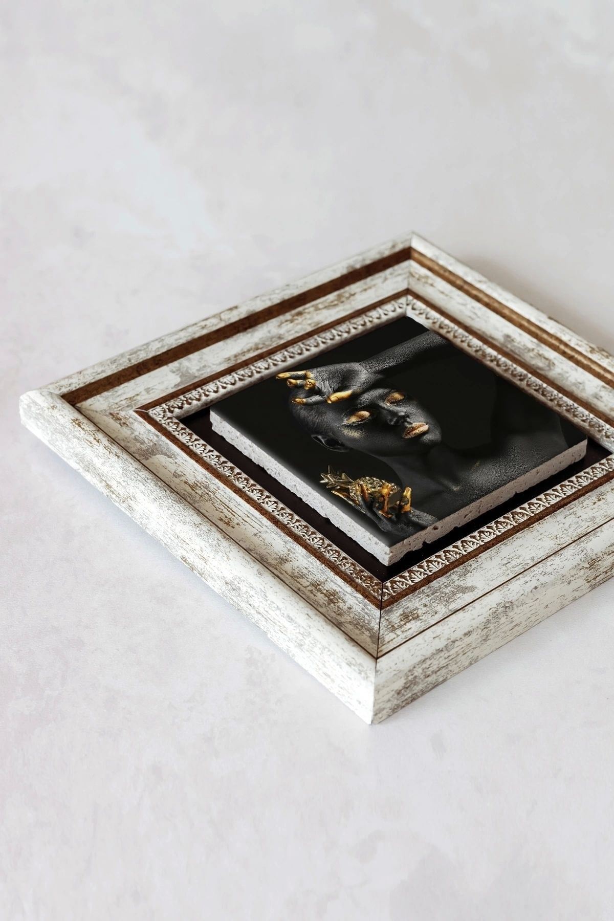 Afrikalı Kadın Çerçeveli Taş Tablo , Çerçeveli Taş Duvar Dekoru-enkcrcvtbl-00108 20 cm