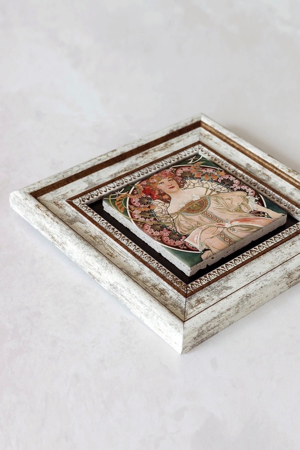 Mucha Çerçeveli Taş Tablo , Çerçeveli Taş Duvar Dekoru-enkcrcvtbl-00163 20 cm