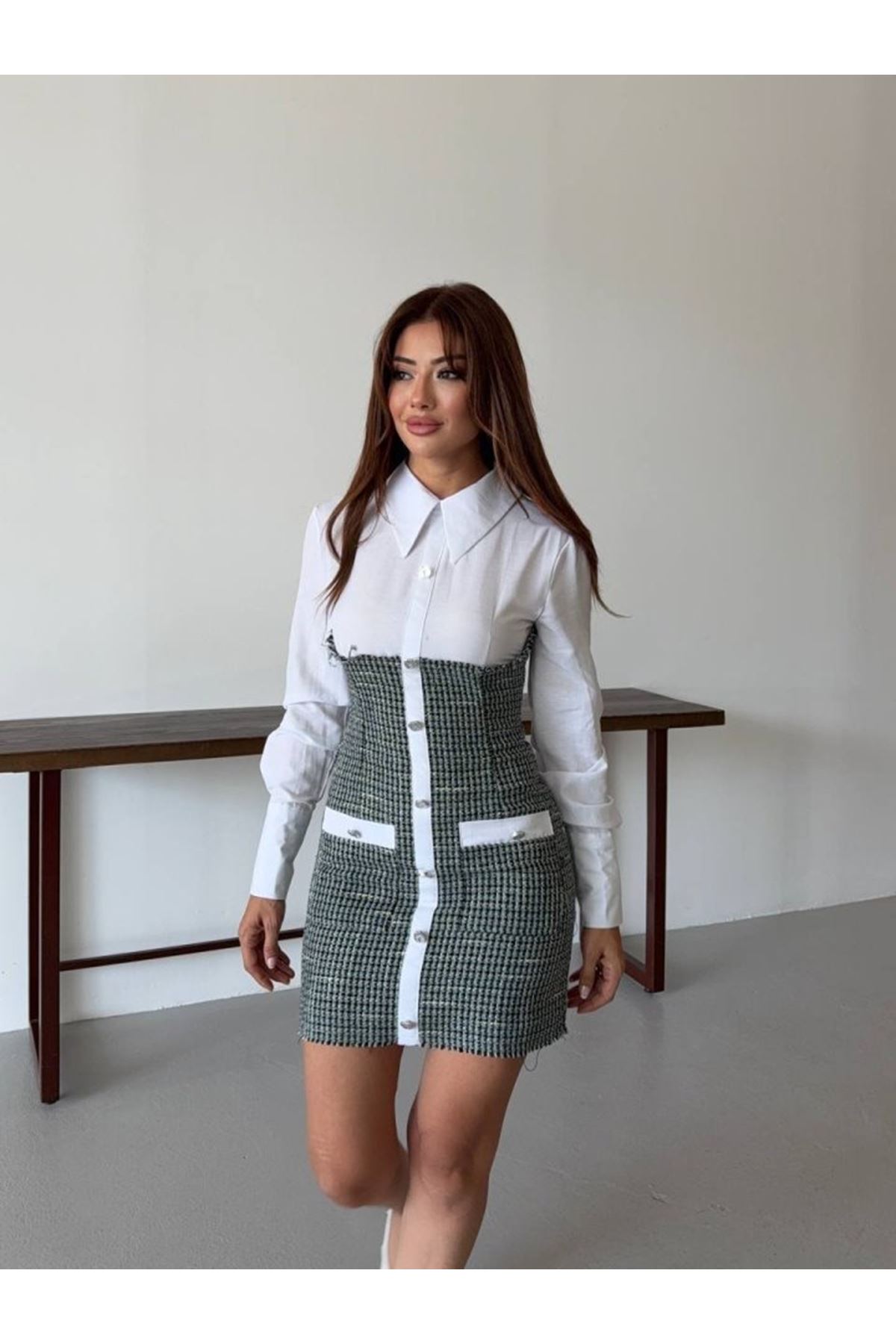 KADIN UZUN KOLLU CEP VE DÜĞME DETAY MİNİ GÖMLEK ELBİSE