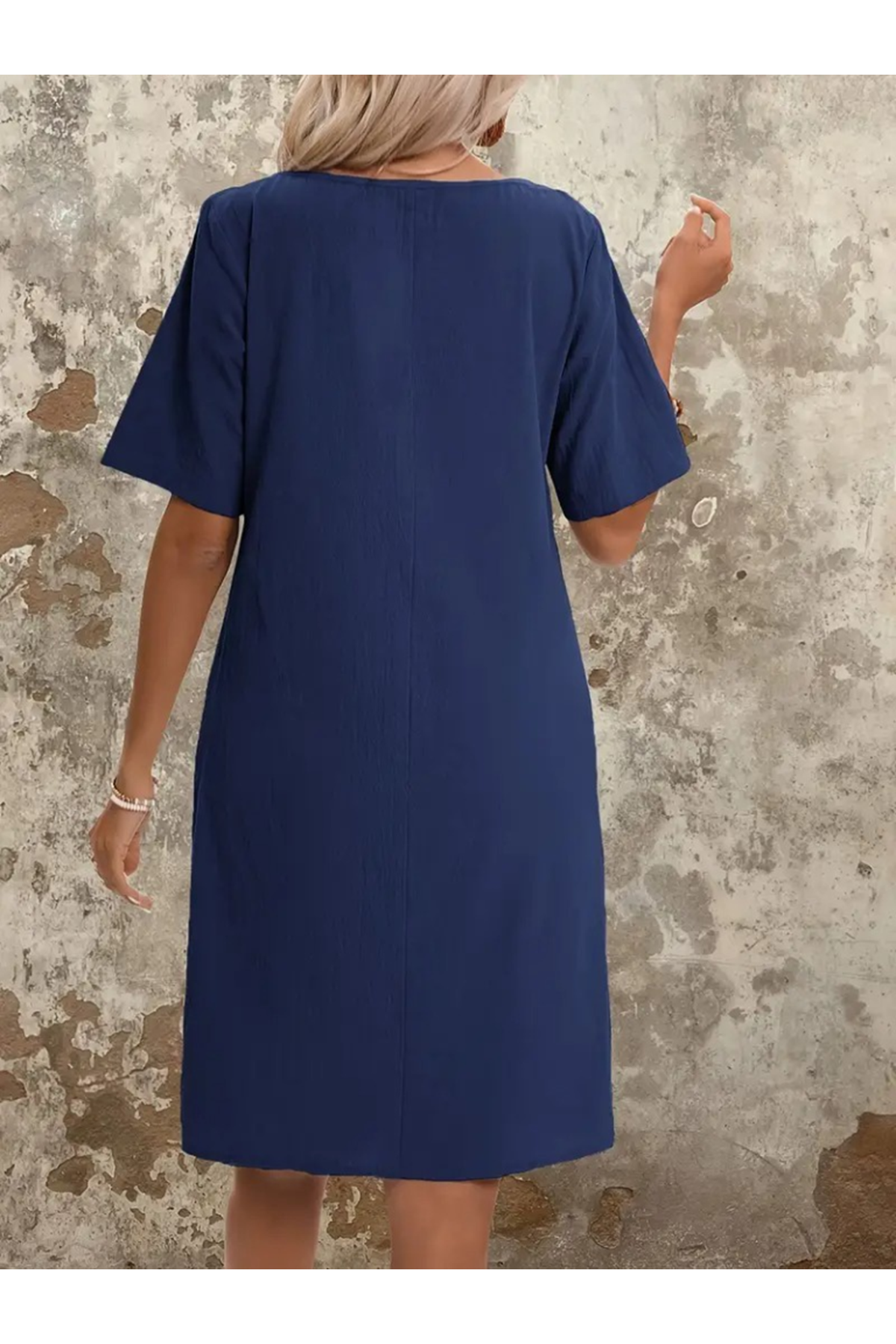 Kadın Kısa Kollu Yakası Açık önden Büzgülü Cep Detaylı Viskon Iki Iplik Elbise