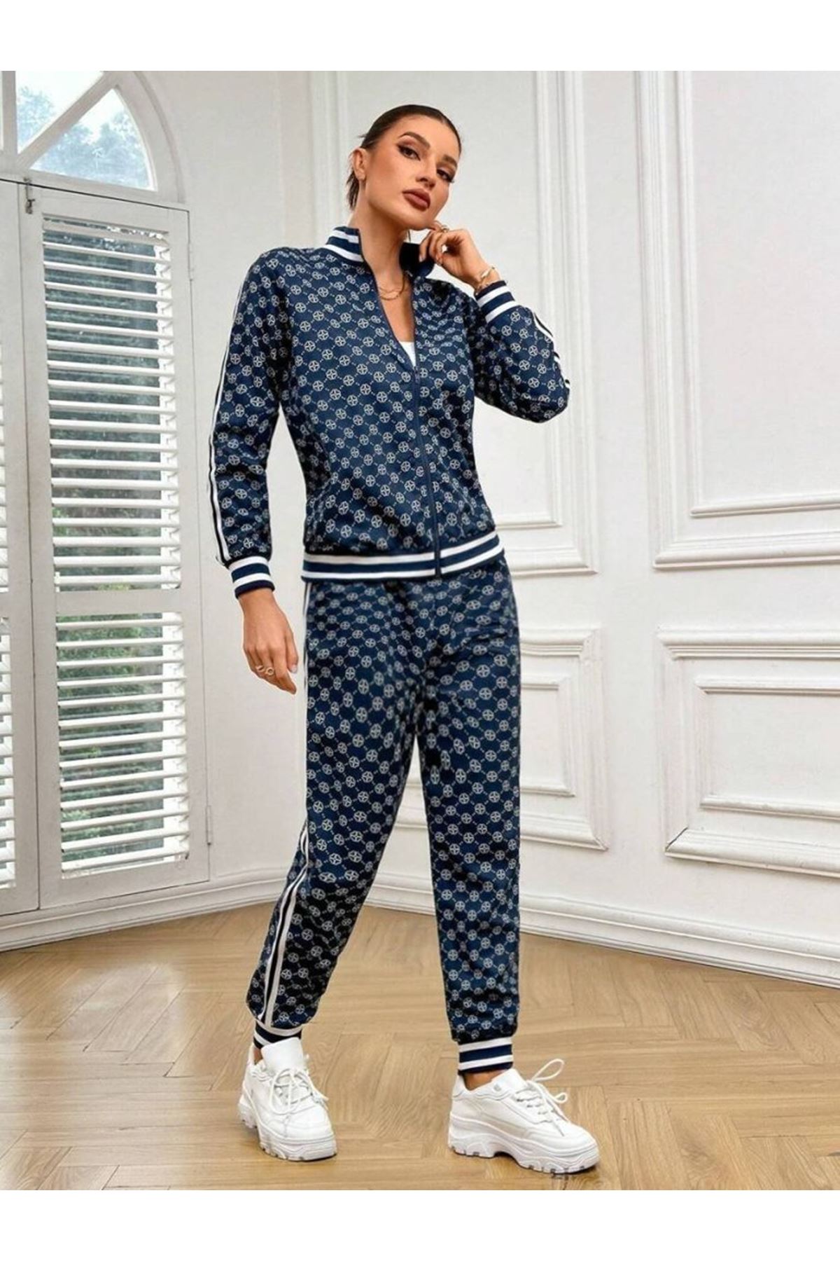 Kadın Uzun Kollu önden Fermuarlı Desenli Iki Iplik Bluz Ve Pantolon Ikili Takım