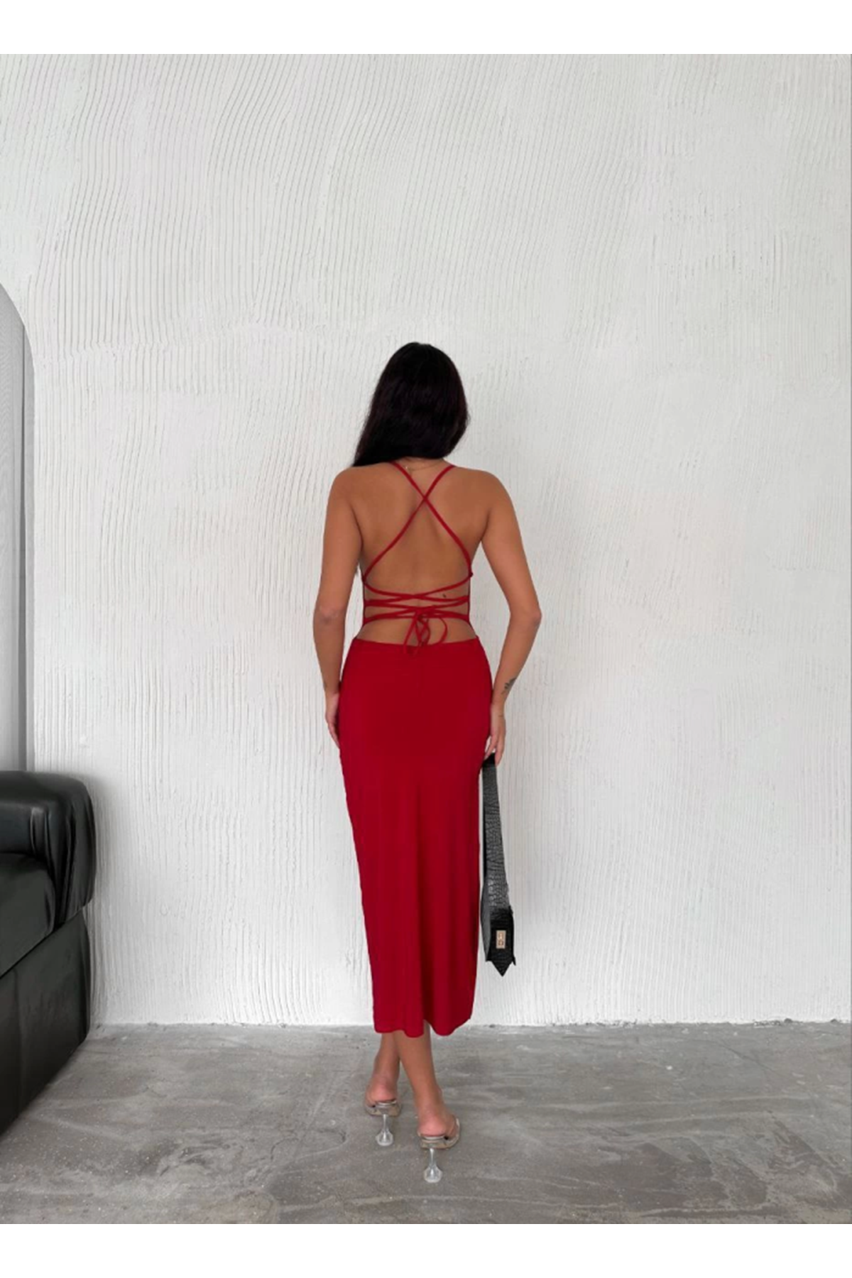 Sırt Bağlamalı Derin Yirtmaç Askılı Elbise - Kırmızı