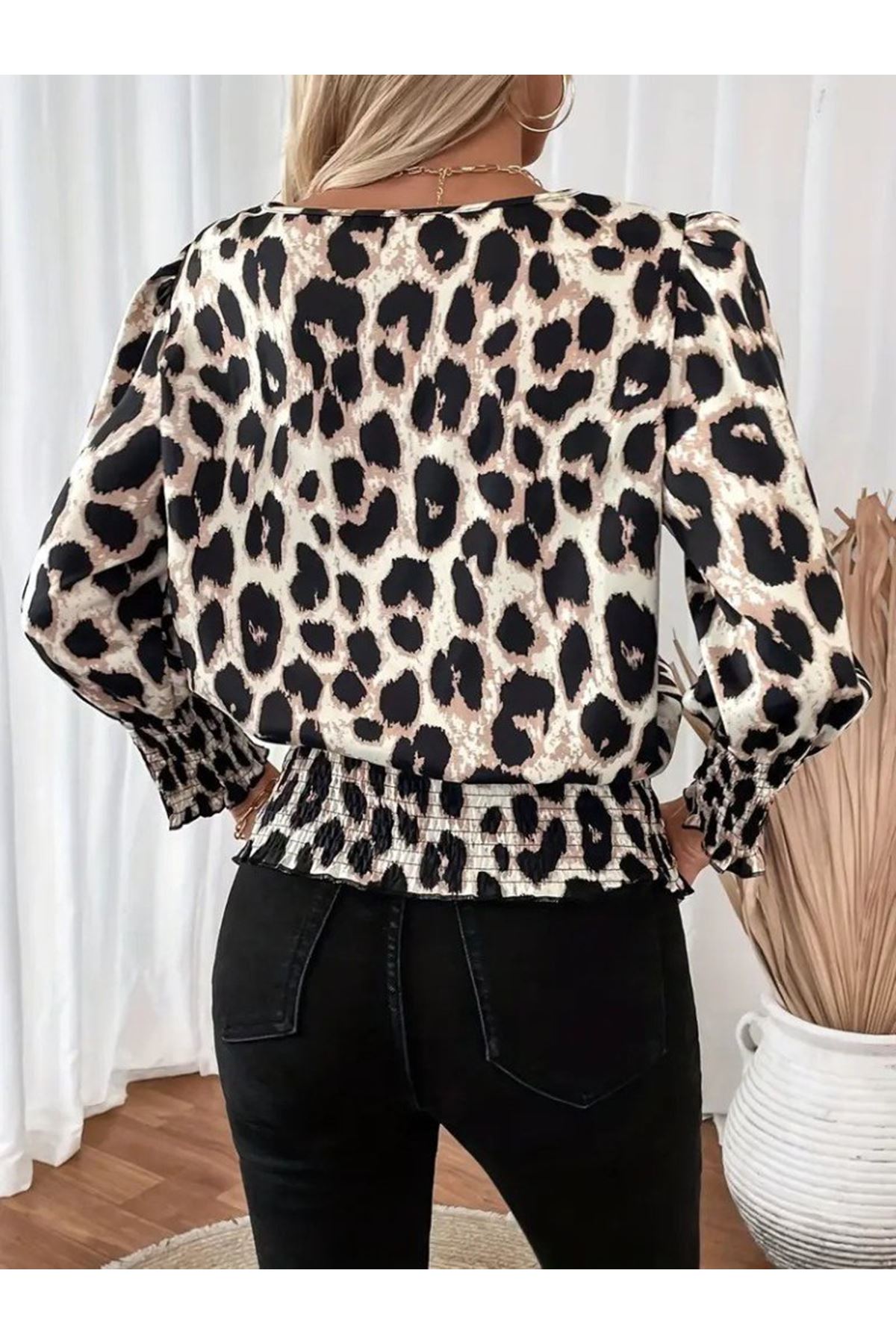 Kadın Uzun Kollu Bisiklet Yaka Leopar Desenli Modal Bluz