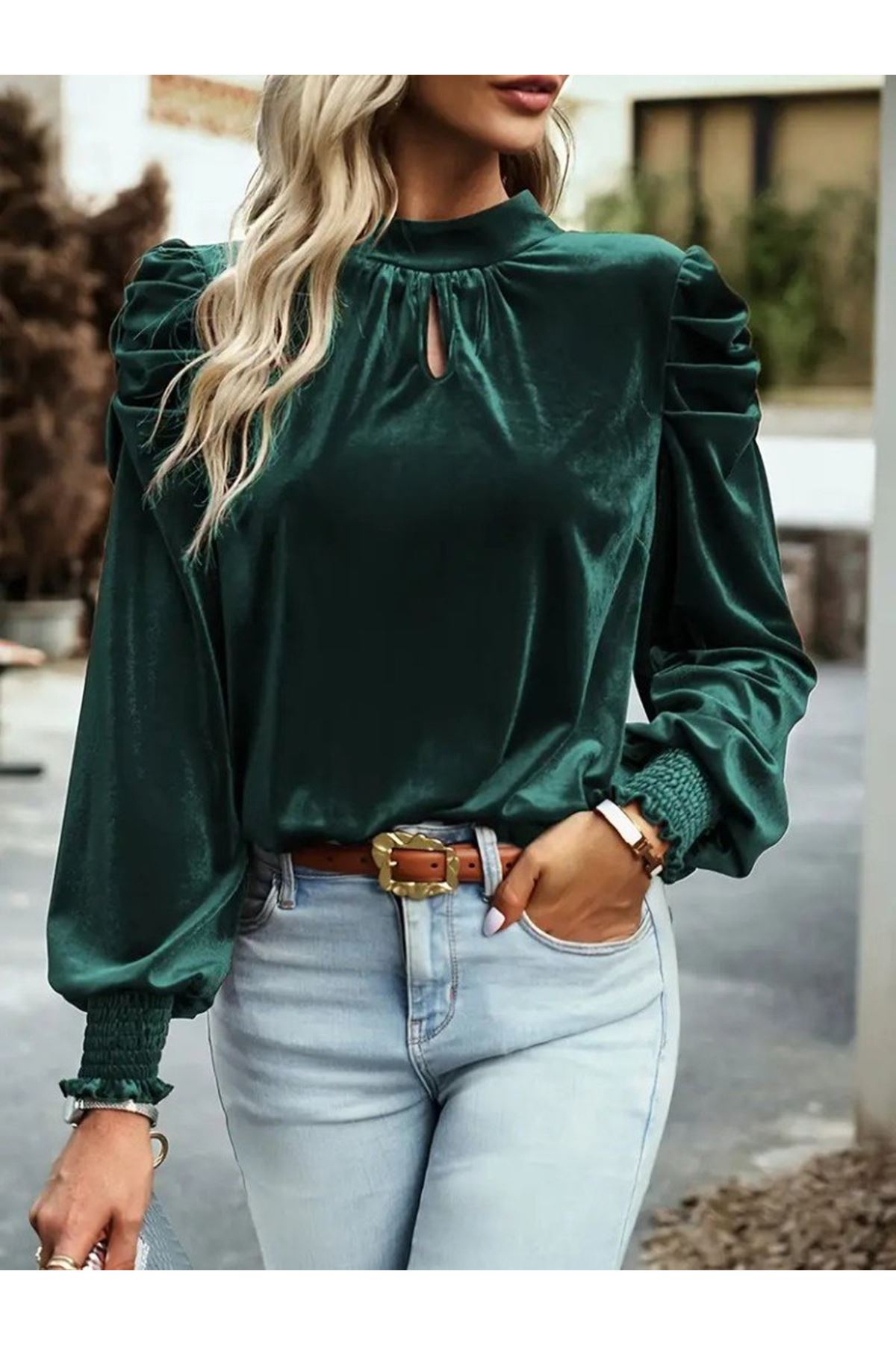 Kadın Uzun Kollu Balıkçı Yaka Damla Detaylı Kadife Bluz