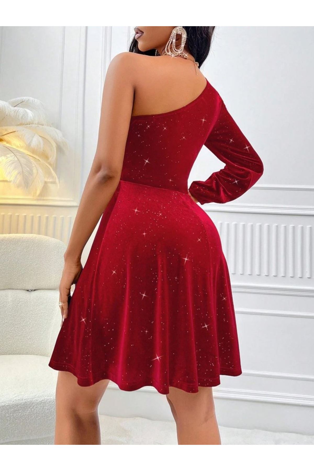 Kadın Tek Omuzdan Açık Uzun Kollu Taşlı Mini Elbise