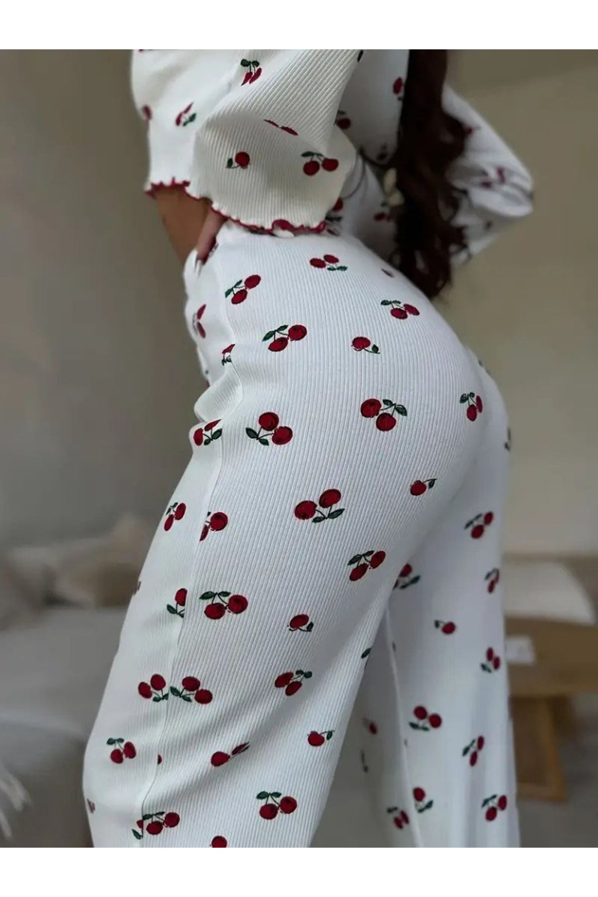 Kadın Uzun Kollu Bisiklet Yaka Desenli Burgu Bluz Ve Pijama Ikili Takım