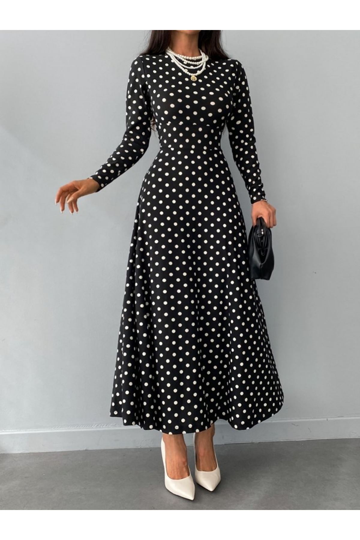 Kadın Krep Kumaş Uzun Kollu Tam Boy Puantiyeli Elbise 132 Cm