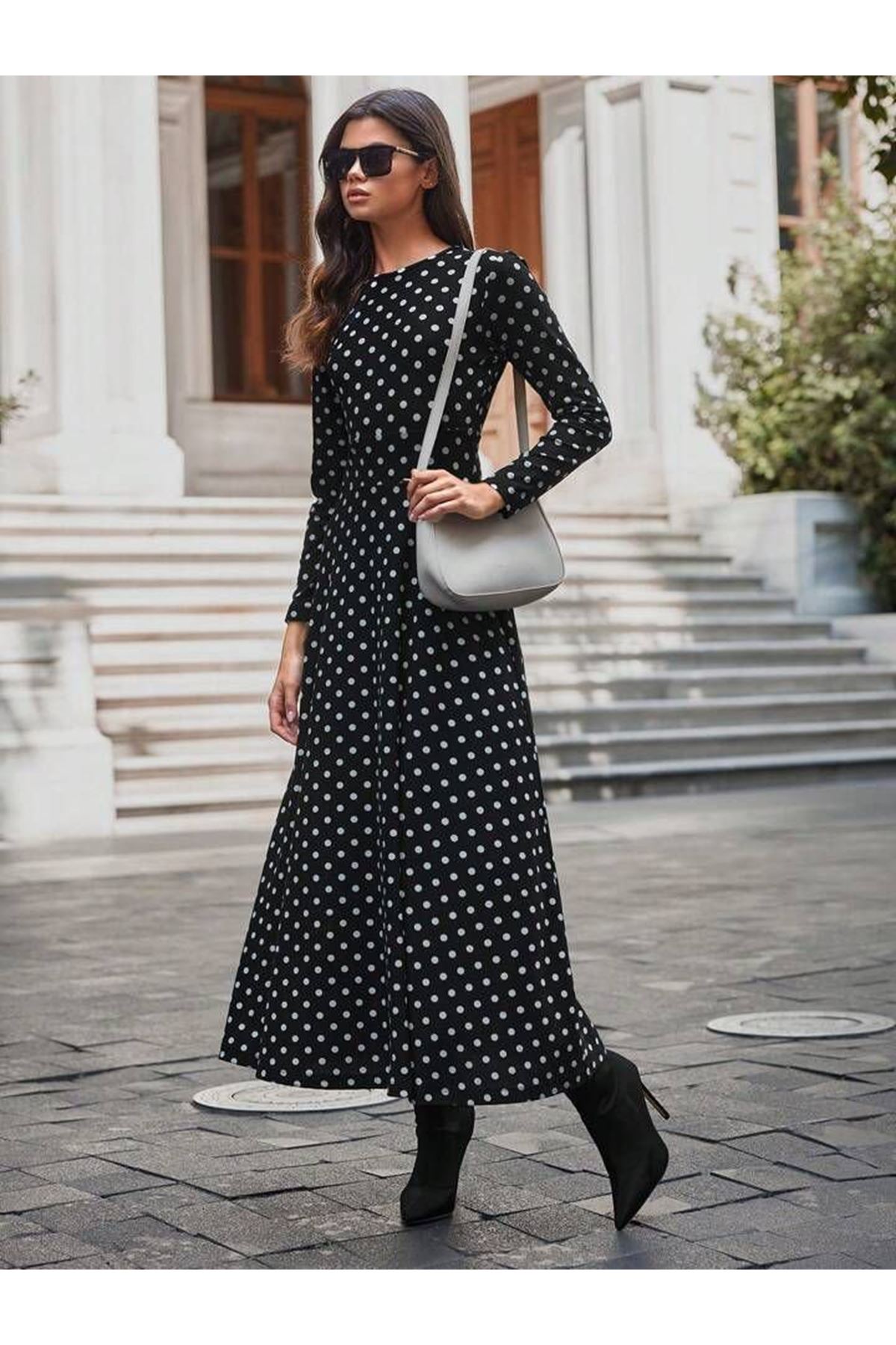 Kadın Krep Kumaş Uzun Kollu Tam Boy Puantiyeli Elbise 132 Cm