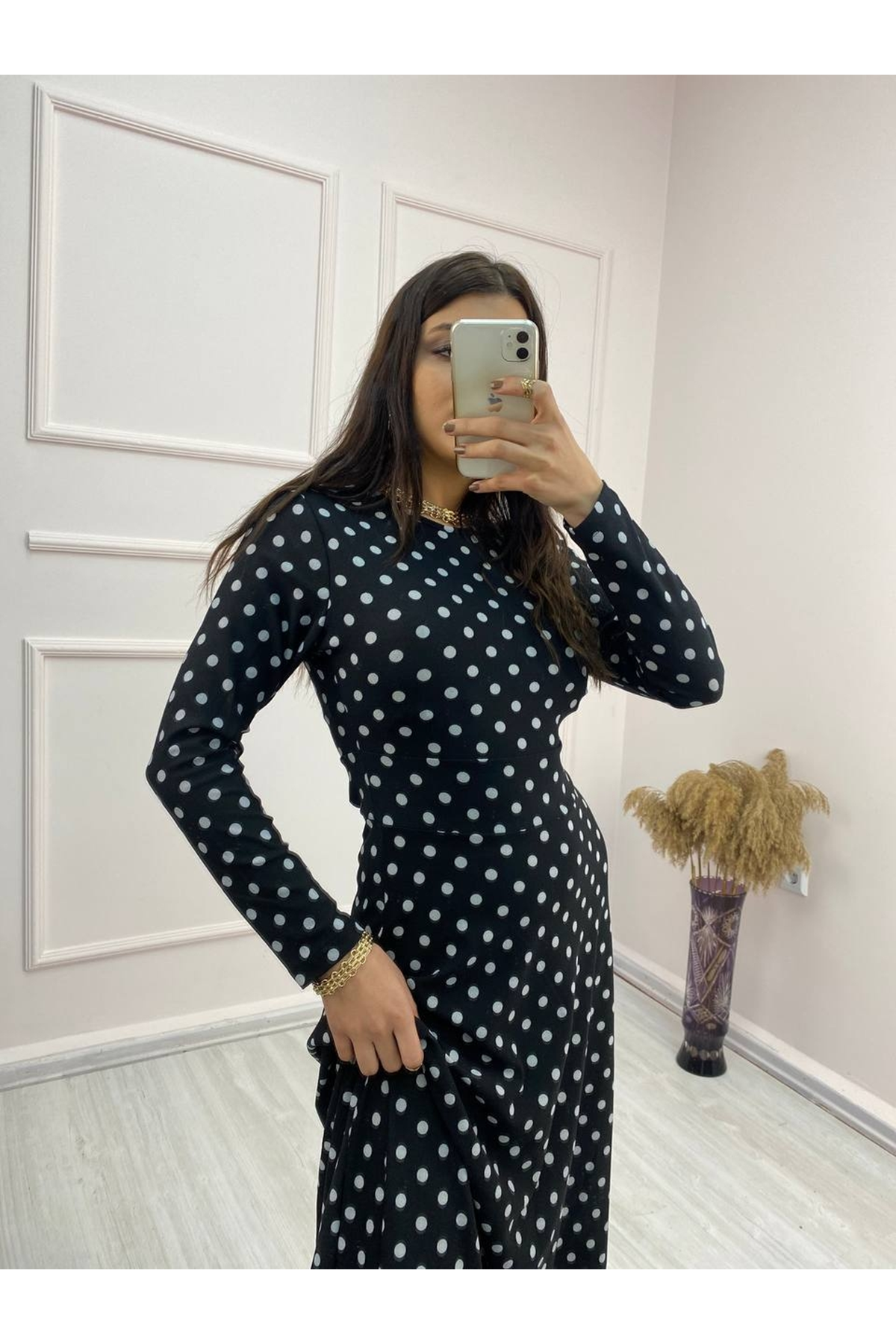 Kadın Krep Kumaş Uzun Kollu Tam Boy Puantiyeli Elbise 132 Cm